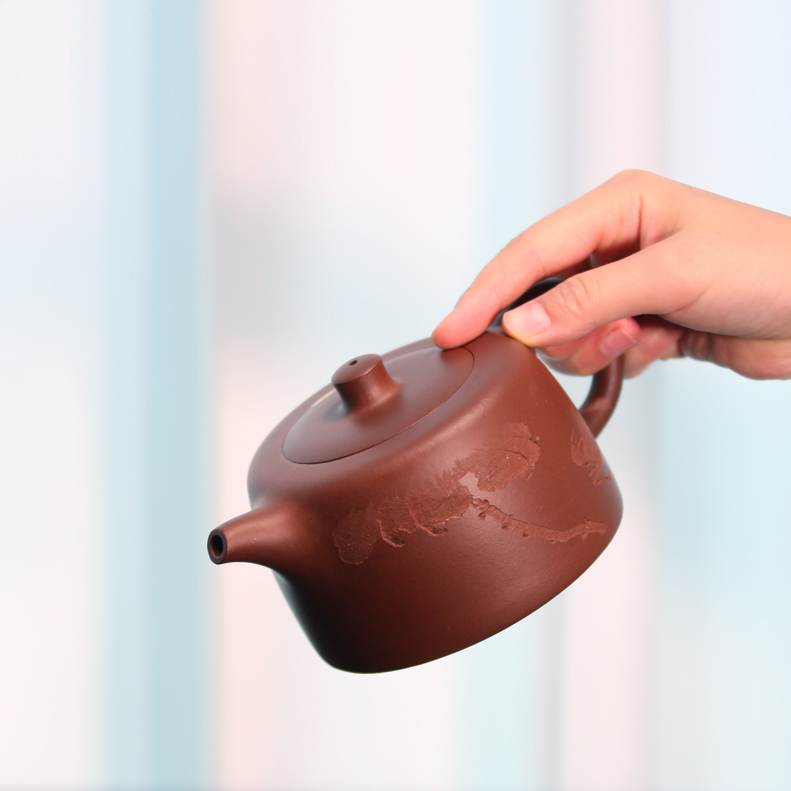 2008年饶宗颐刻绘清水泥井栏书画壶