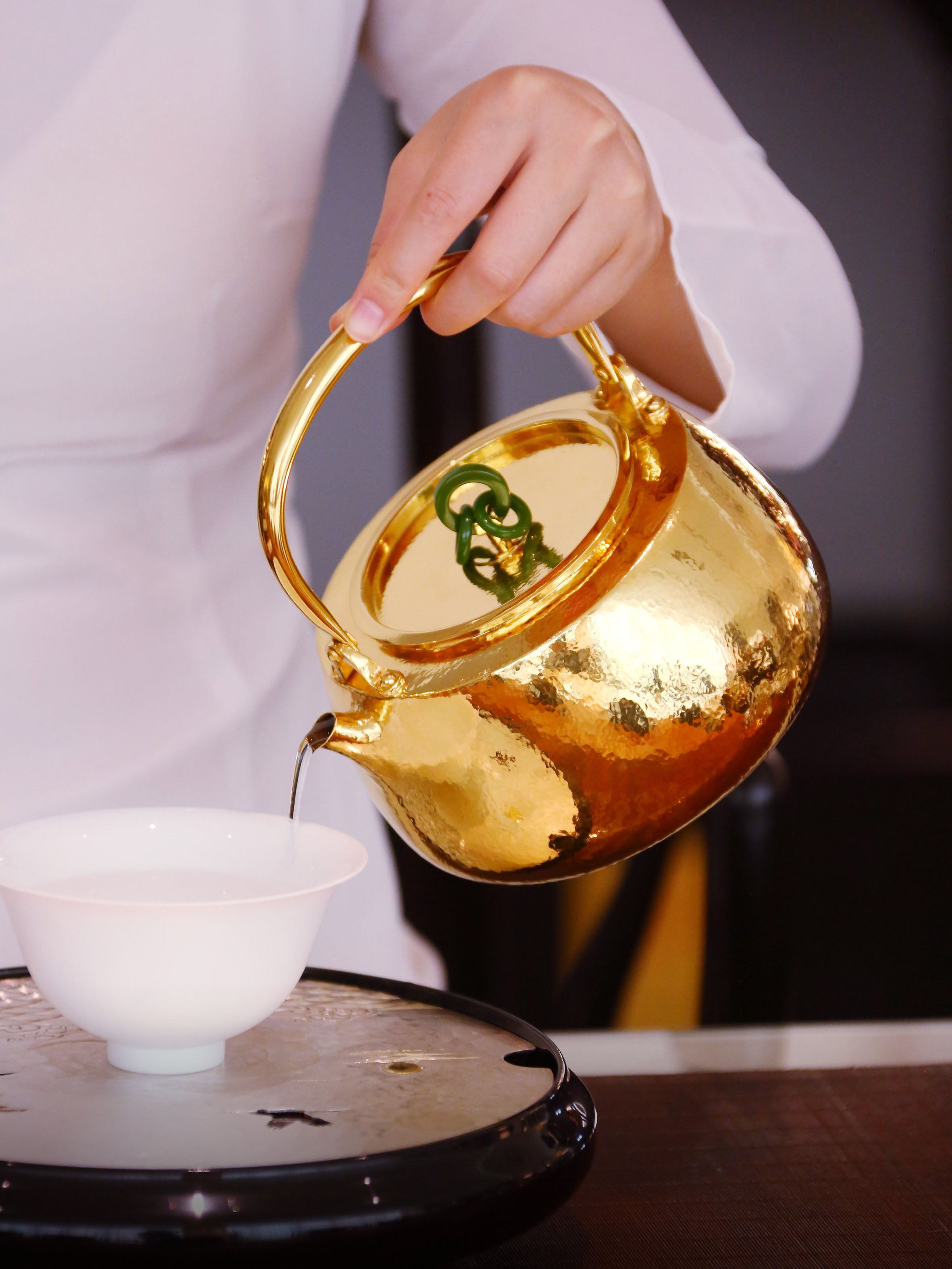 三环玉摘纯银镀金平台壶