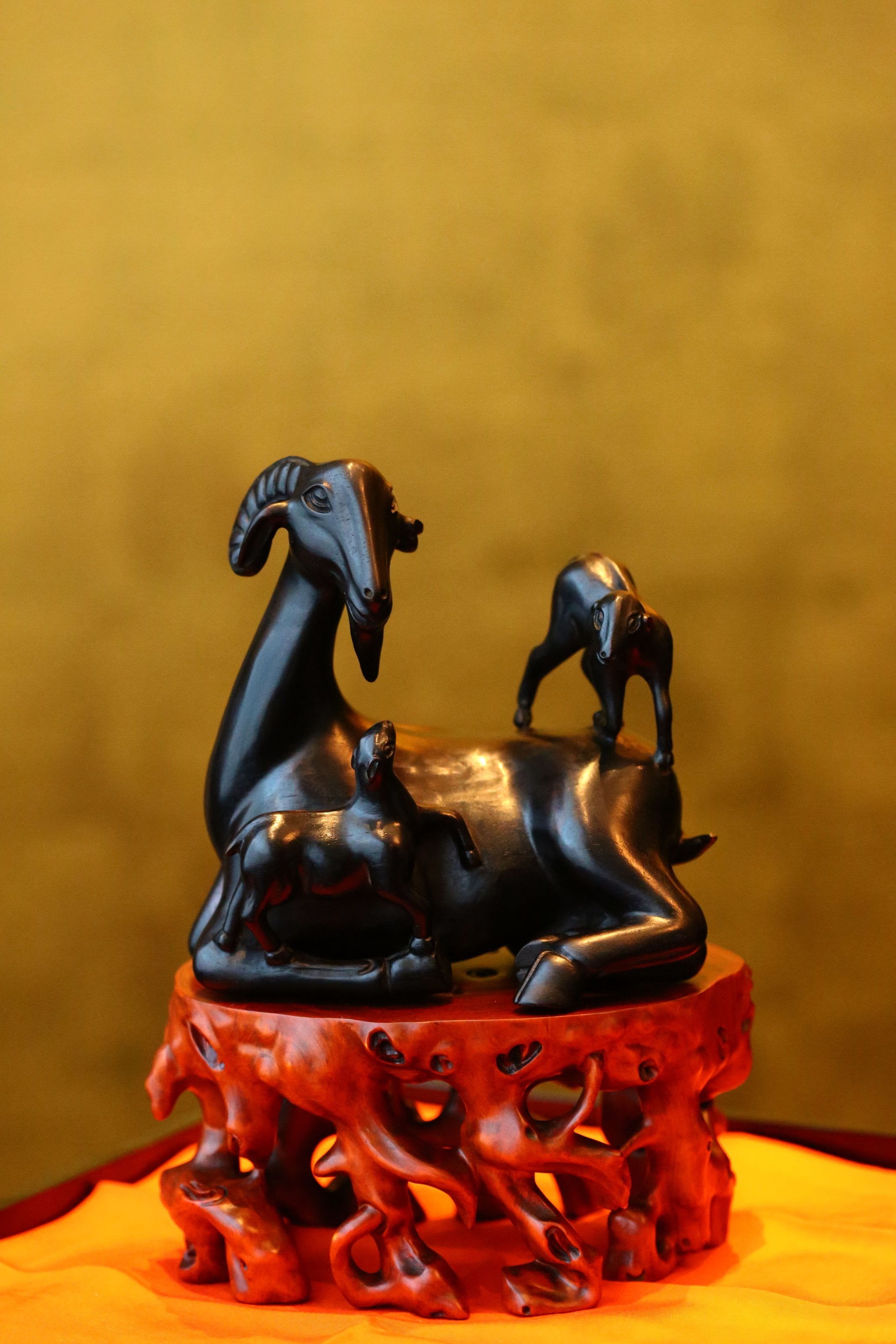 三阳开泰黄杨木雕