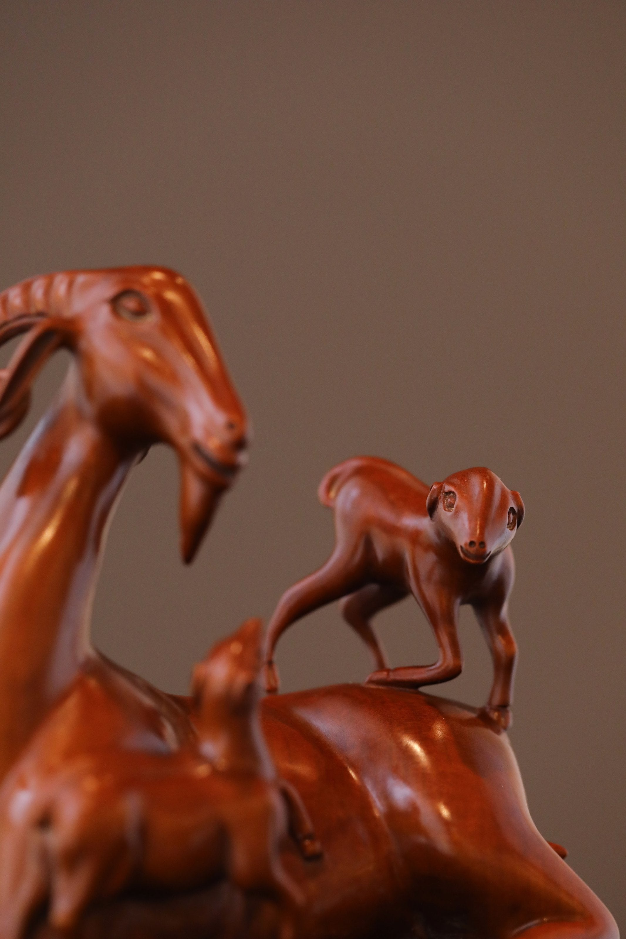 三阳开泰黄杨木雕