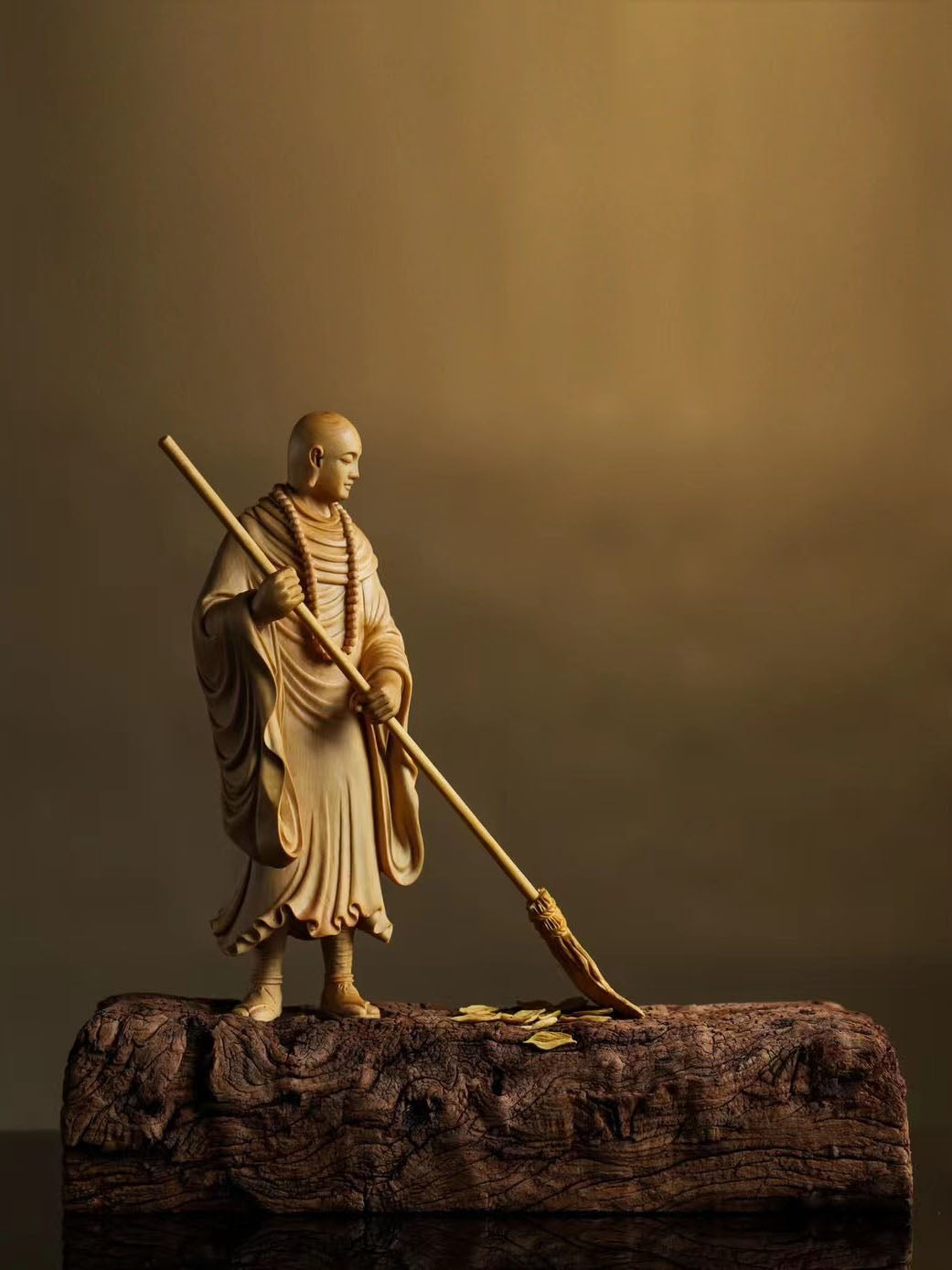 Boxwood Sweeping Monk