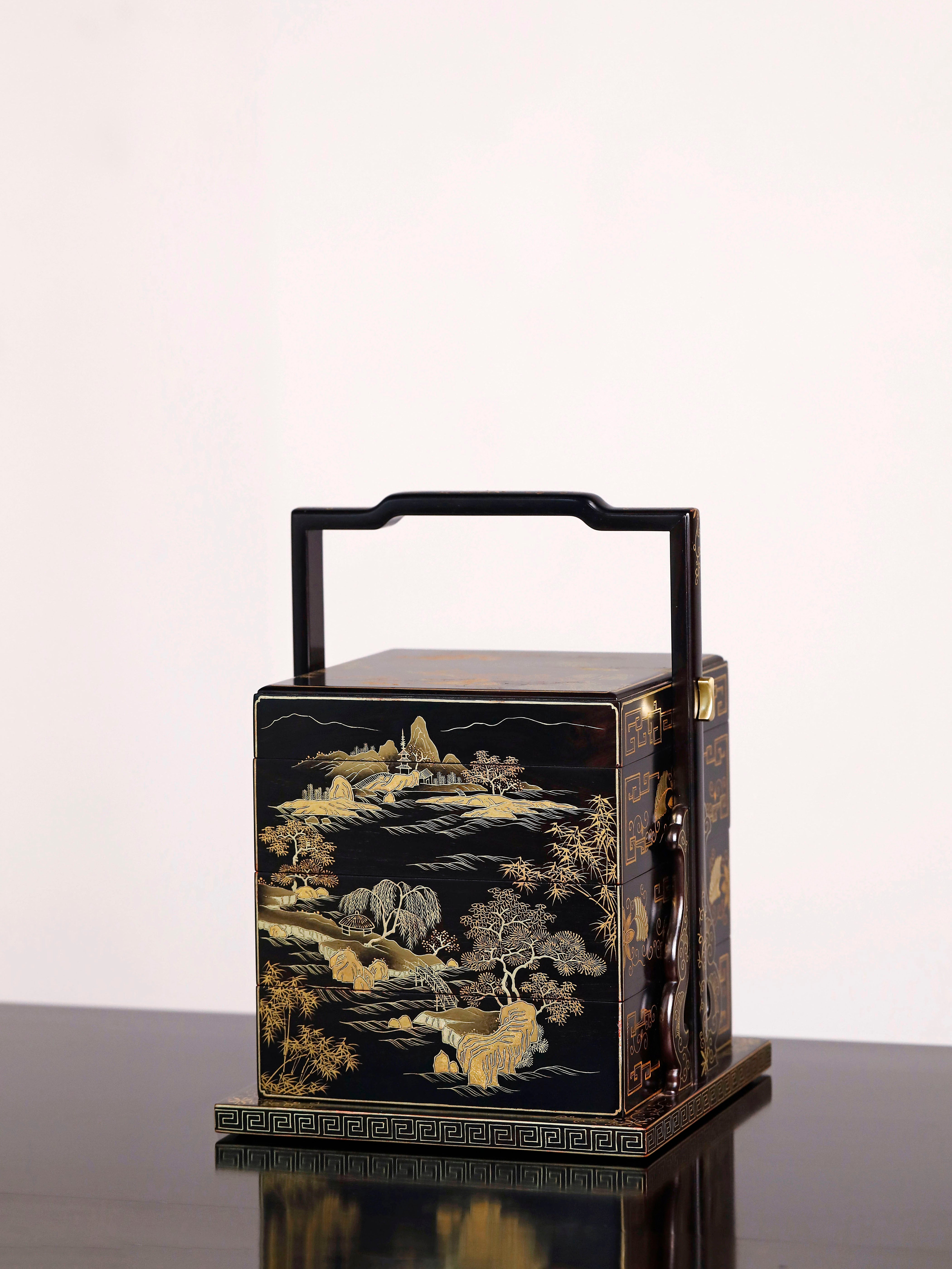 紫光檀描金山水风光图四方提盒