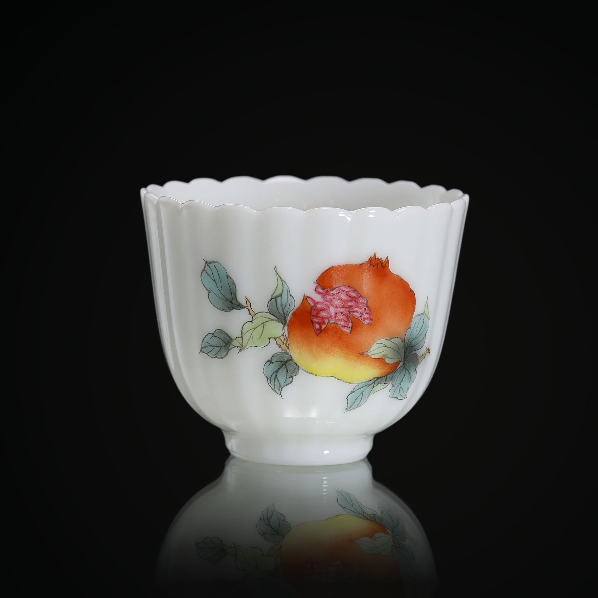 多子多福粉彩品茗杯