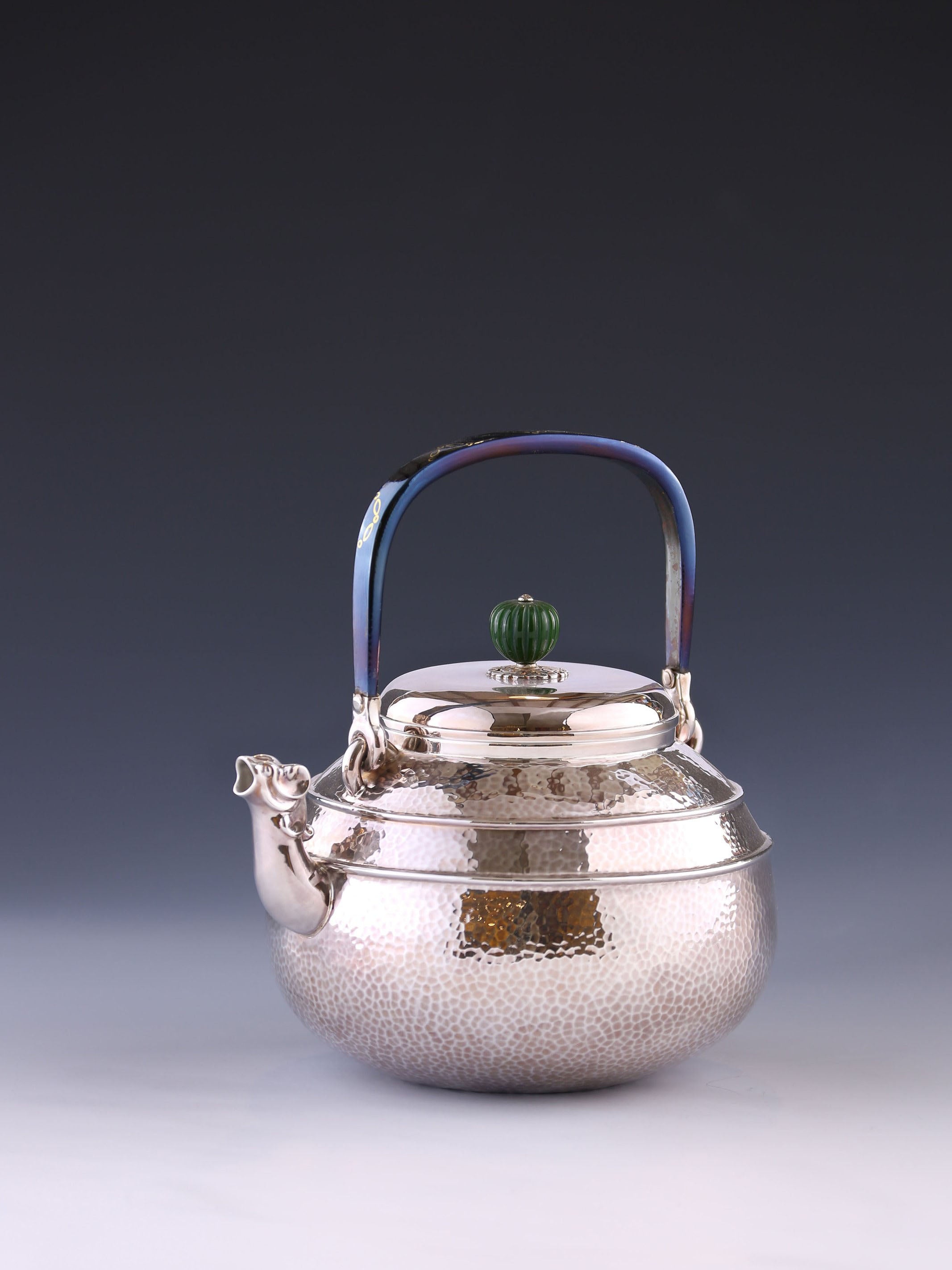 獸口雙腰線銀壺