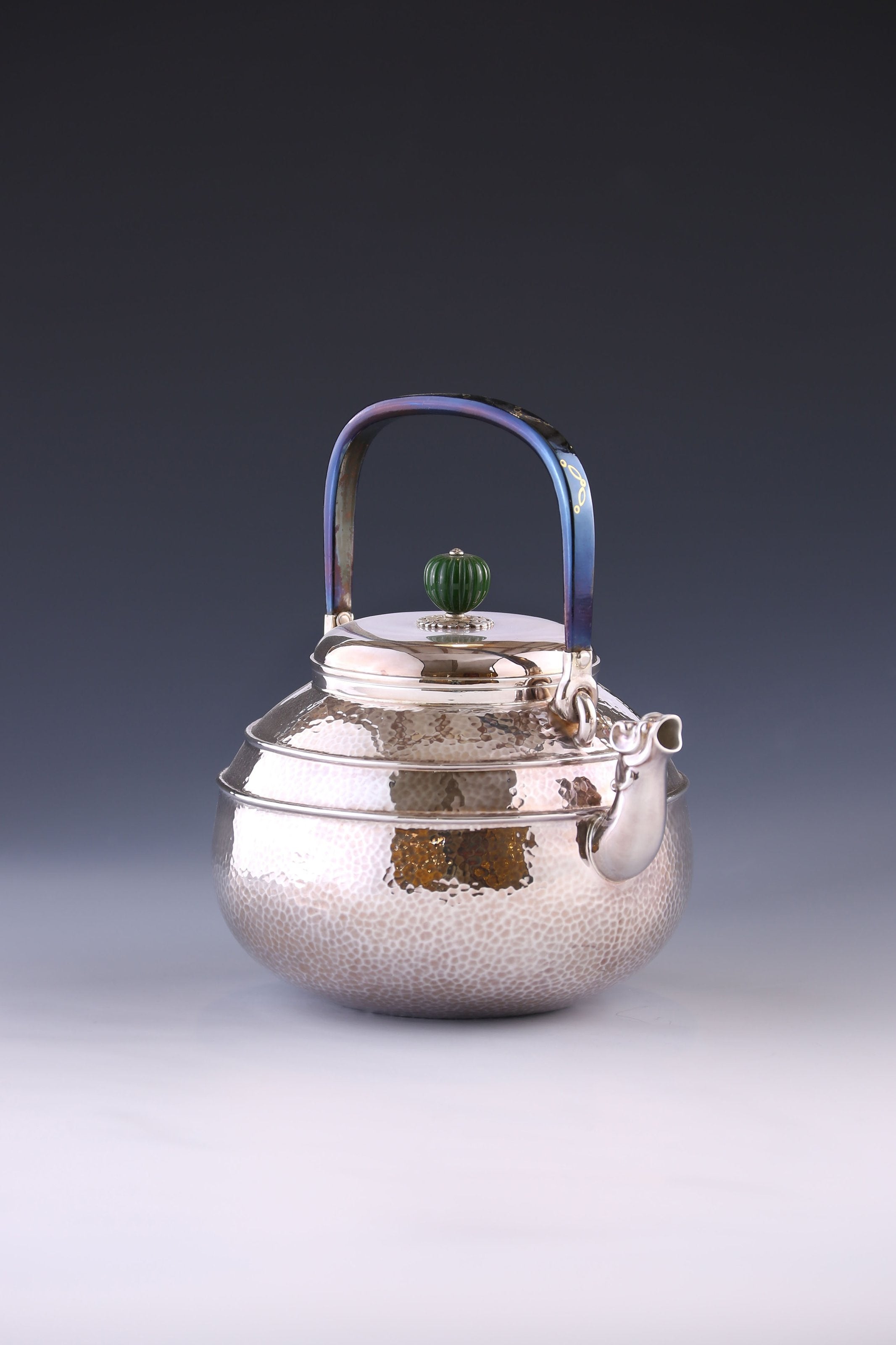 獸口雙腰線銀壺