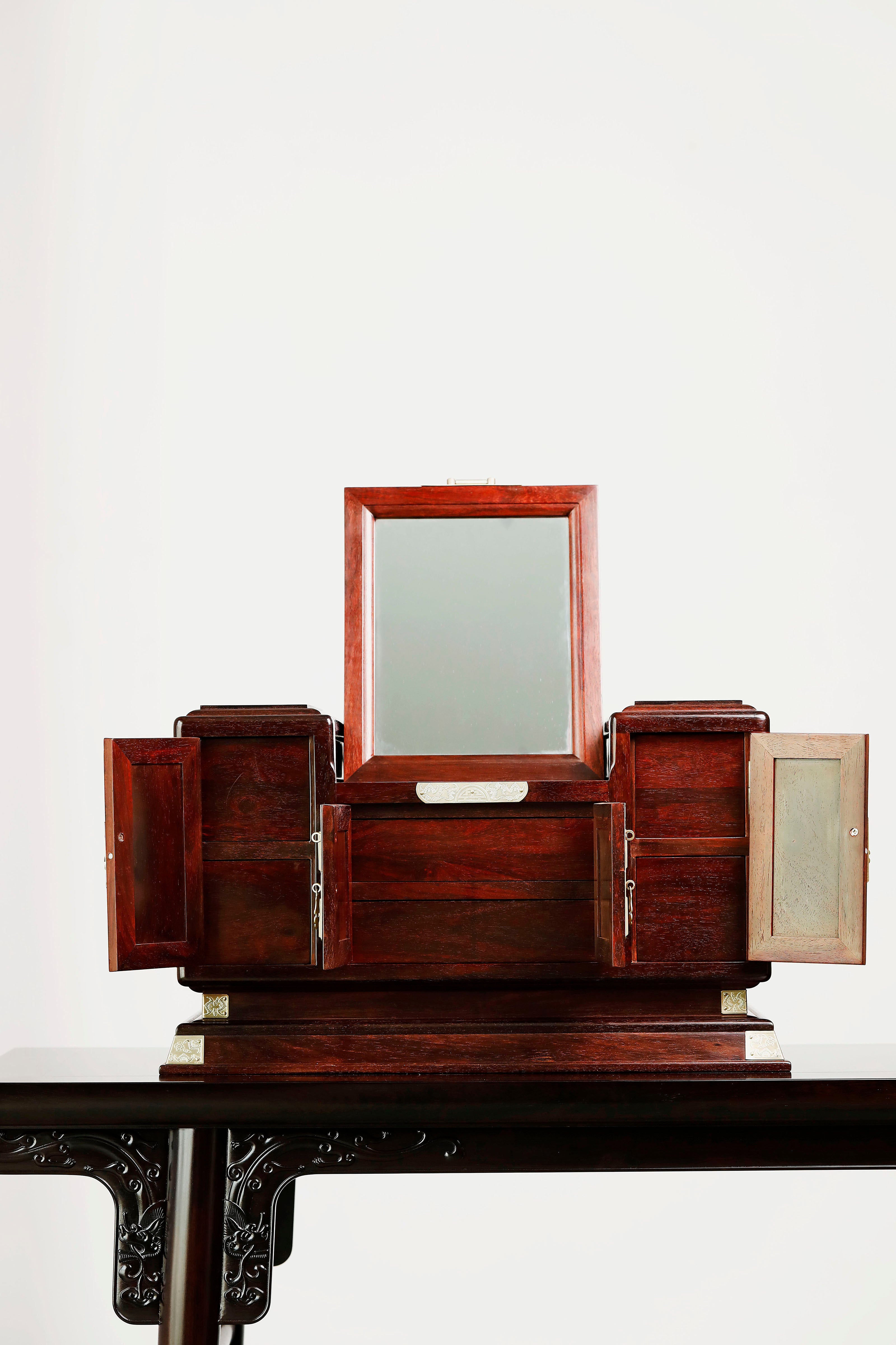 小叶紫檀珠宝梳妆箱