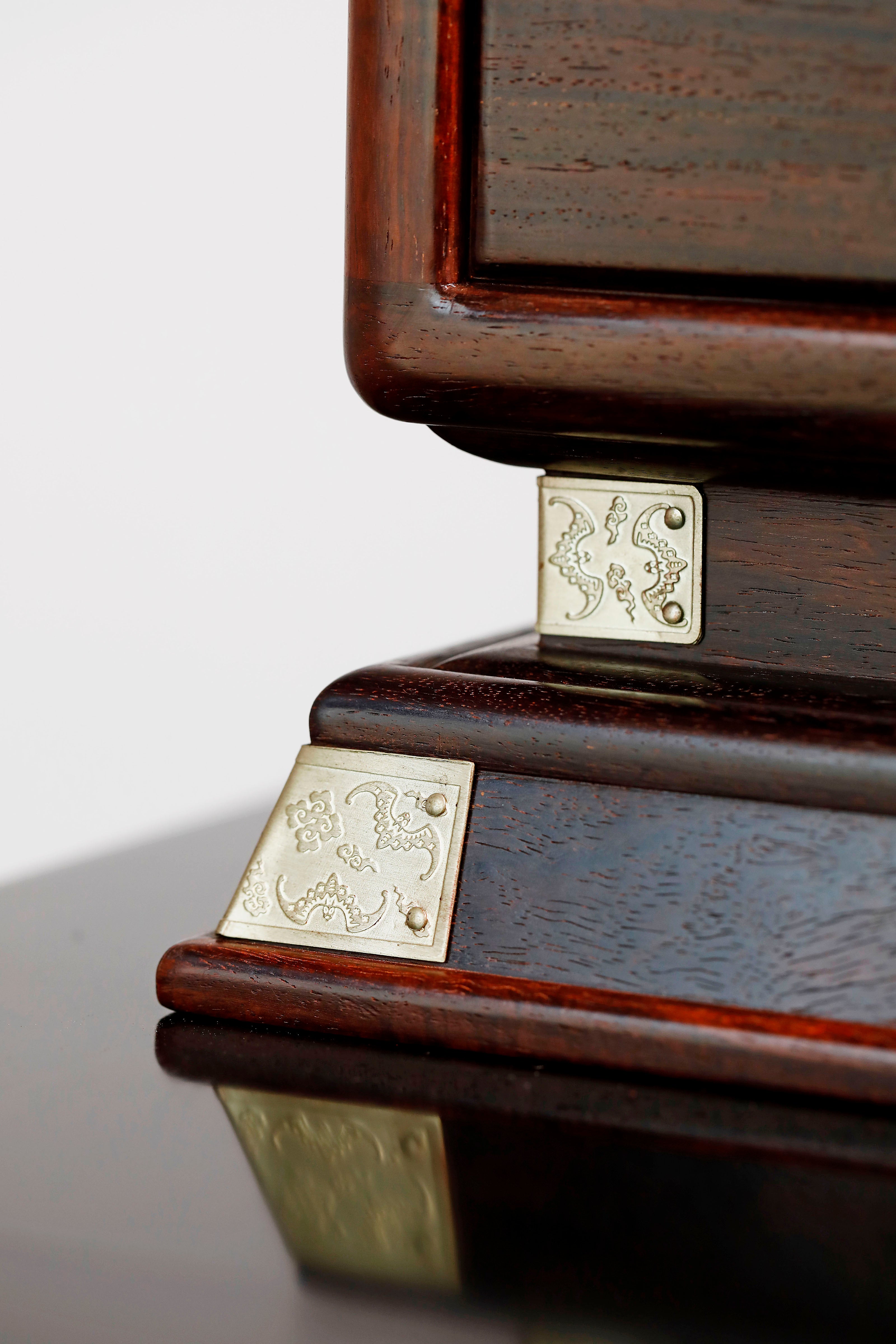 小叶紫檀珠宝梳妆箱