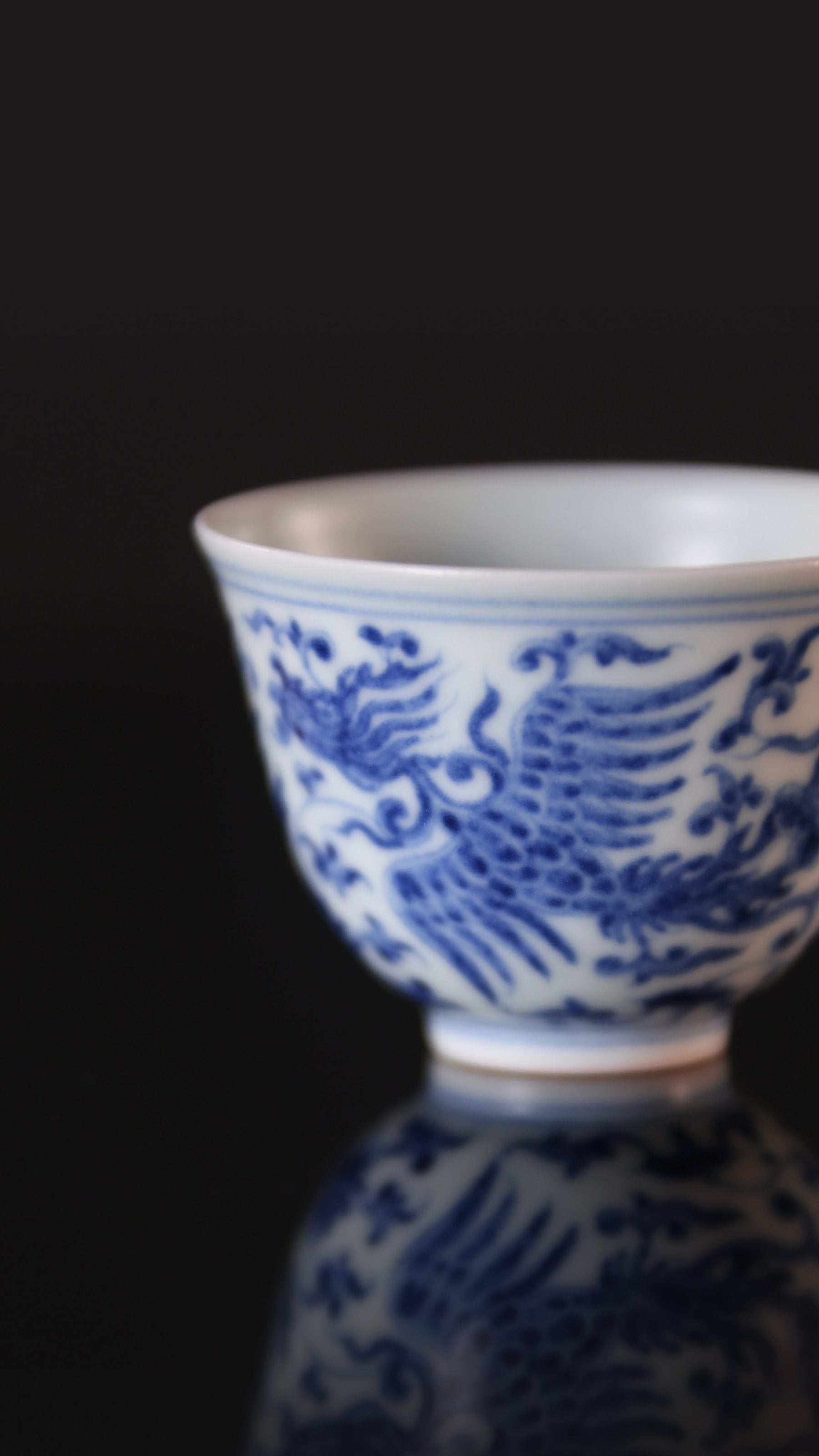 Blue-and-White Everted-Lip Cup with Double Phoenixes Amid Interlocking Lotus Scrolls