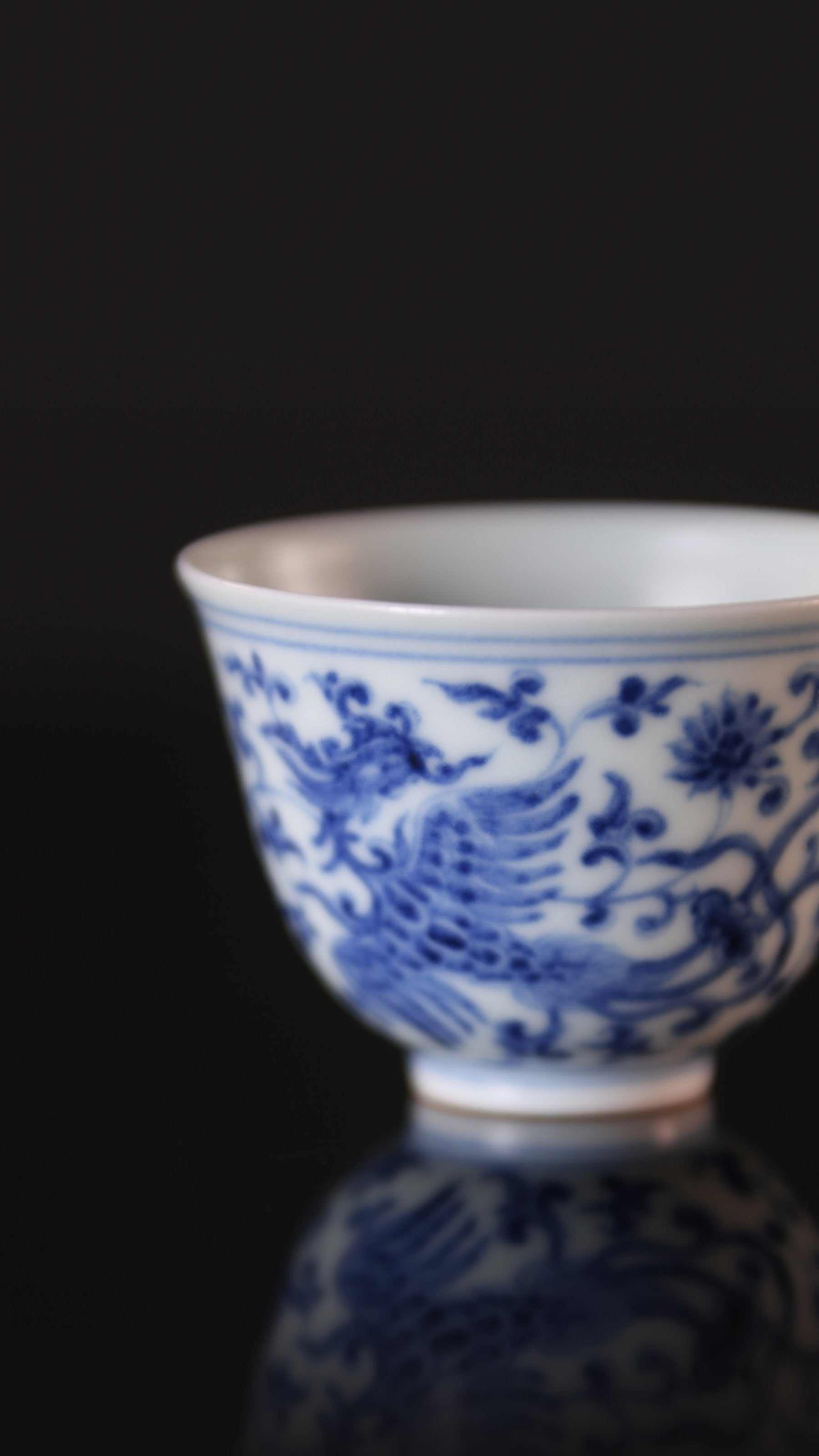 Blue-and-White Everted-Lip Cup with Double Phoenixes Amid Interlocking Lotus Scrolls