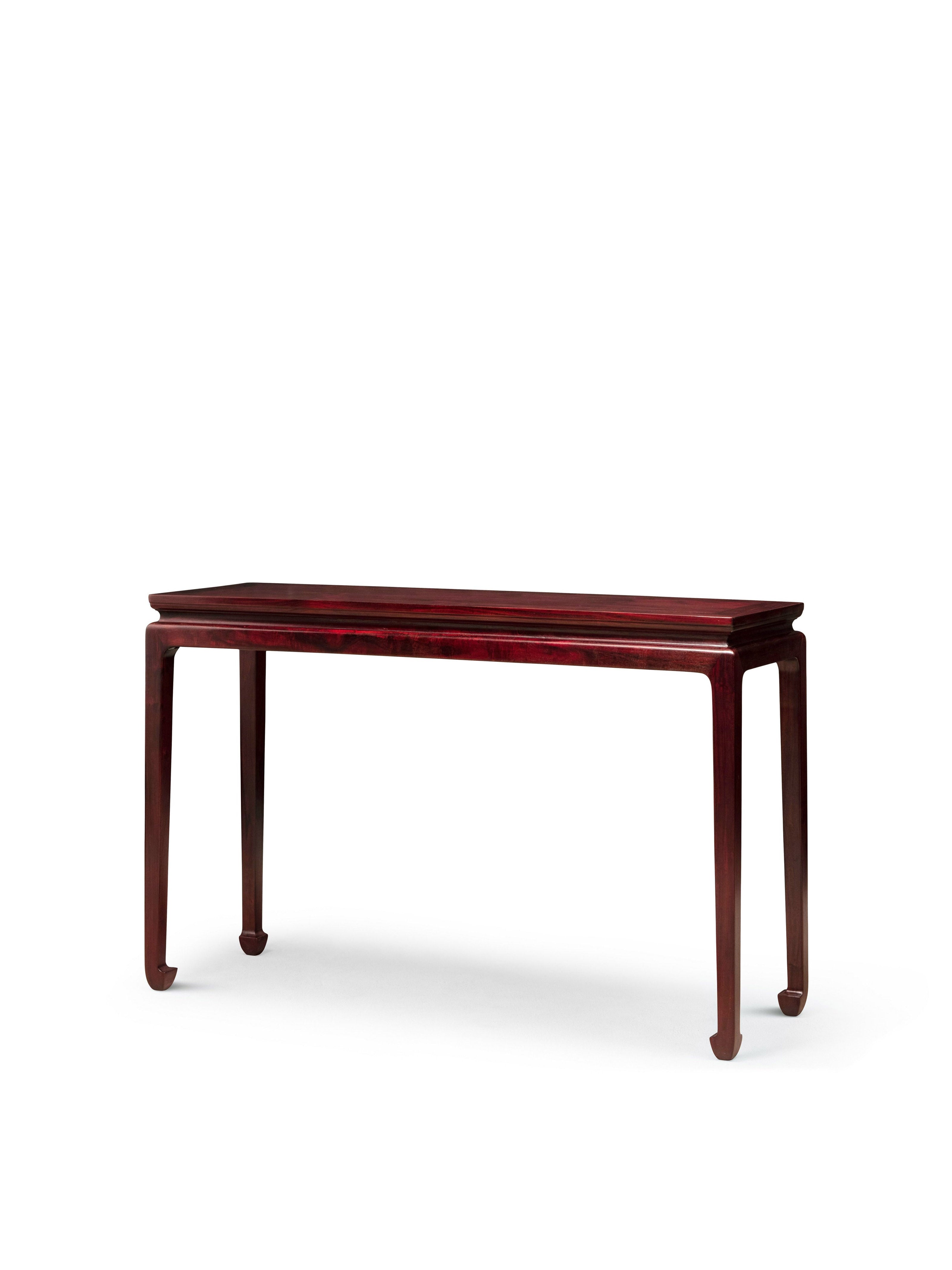 有束腰马蹄足条案