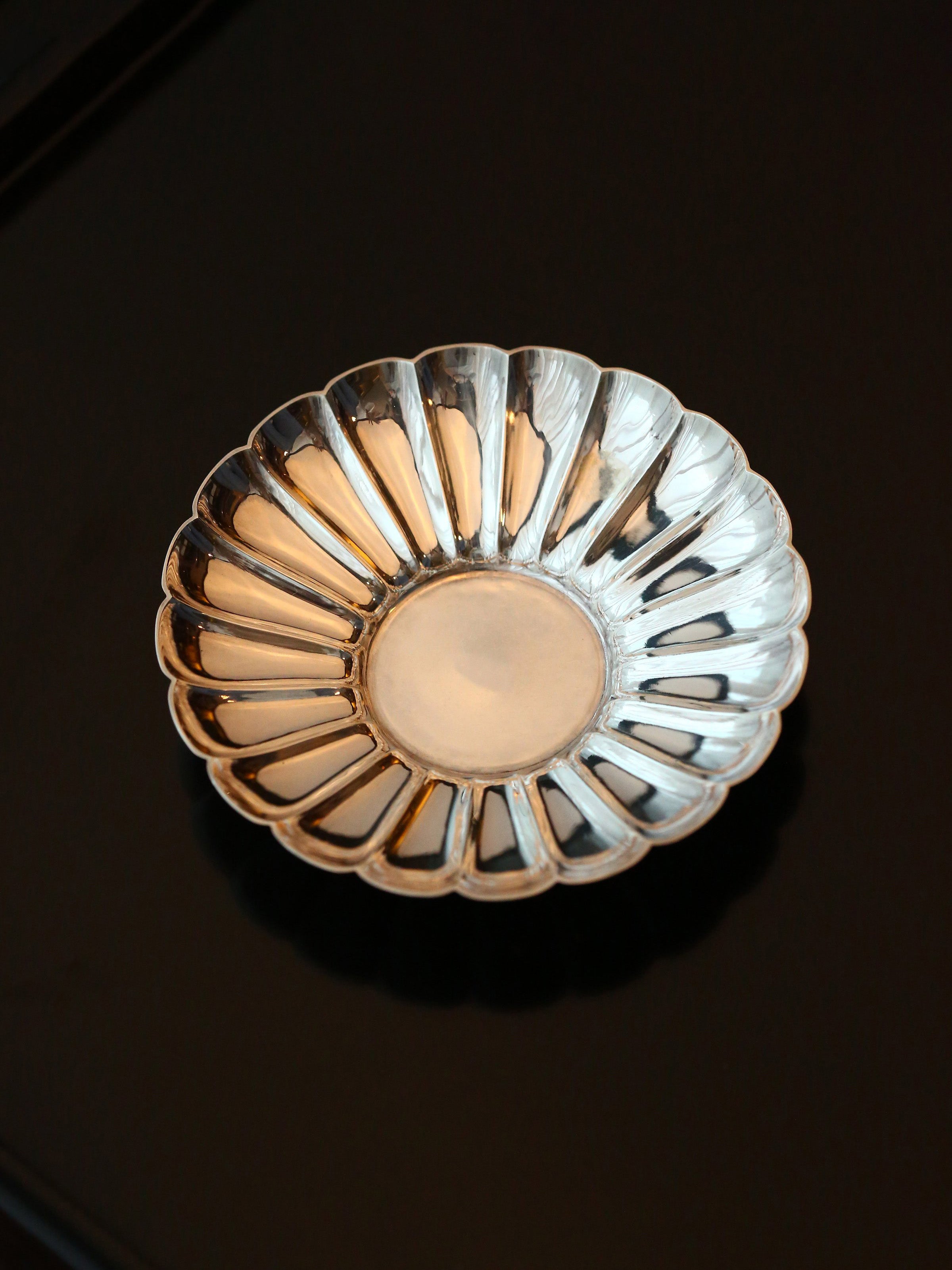 宋韵菊瓣纯银杯托