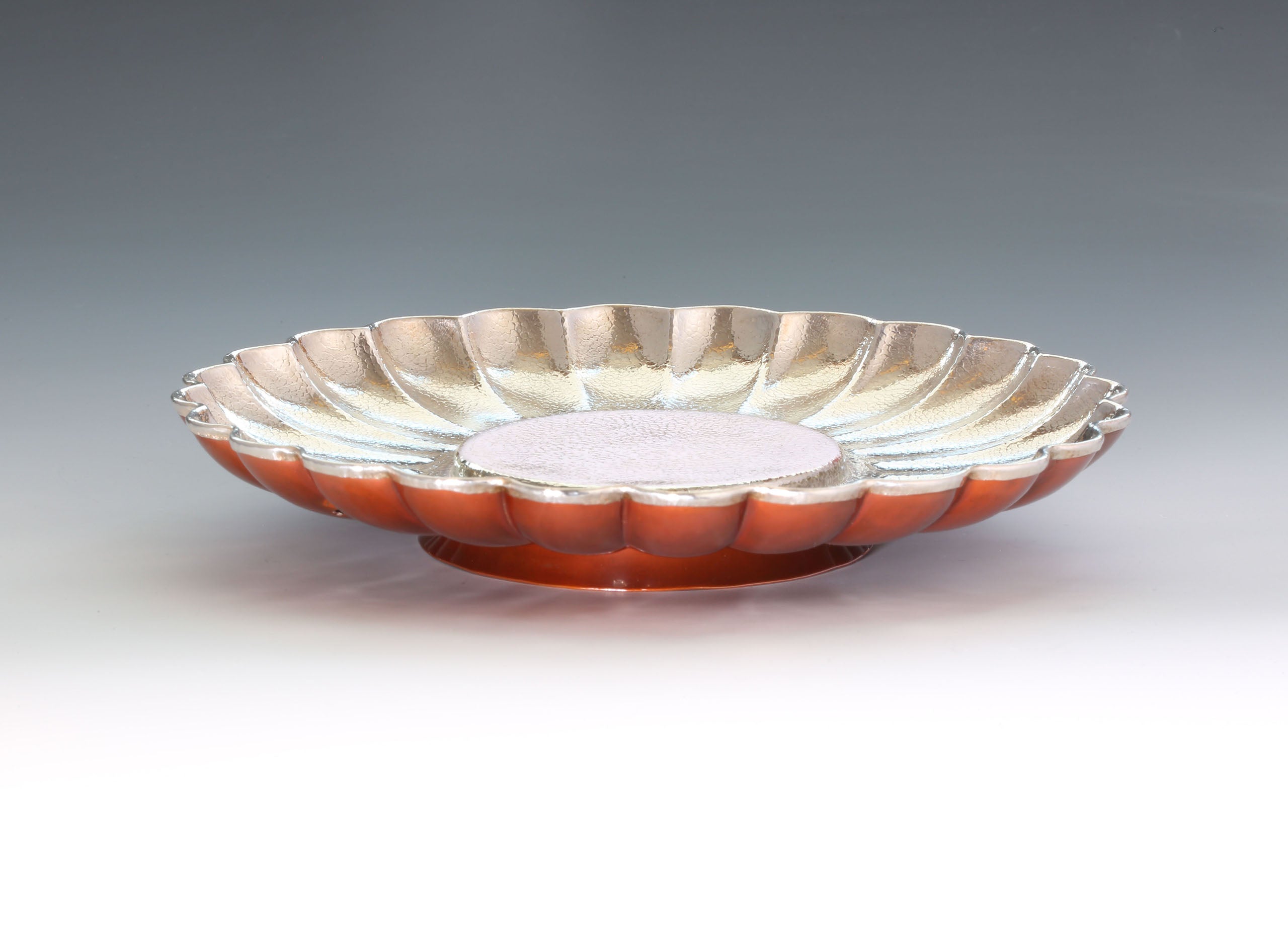 宋韻菊瓣銅包銀茶盤