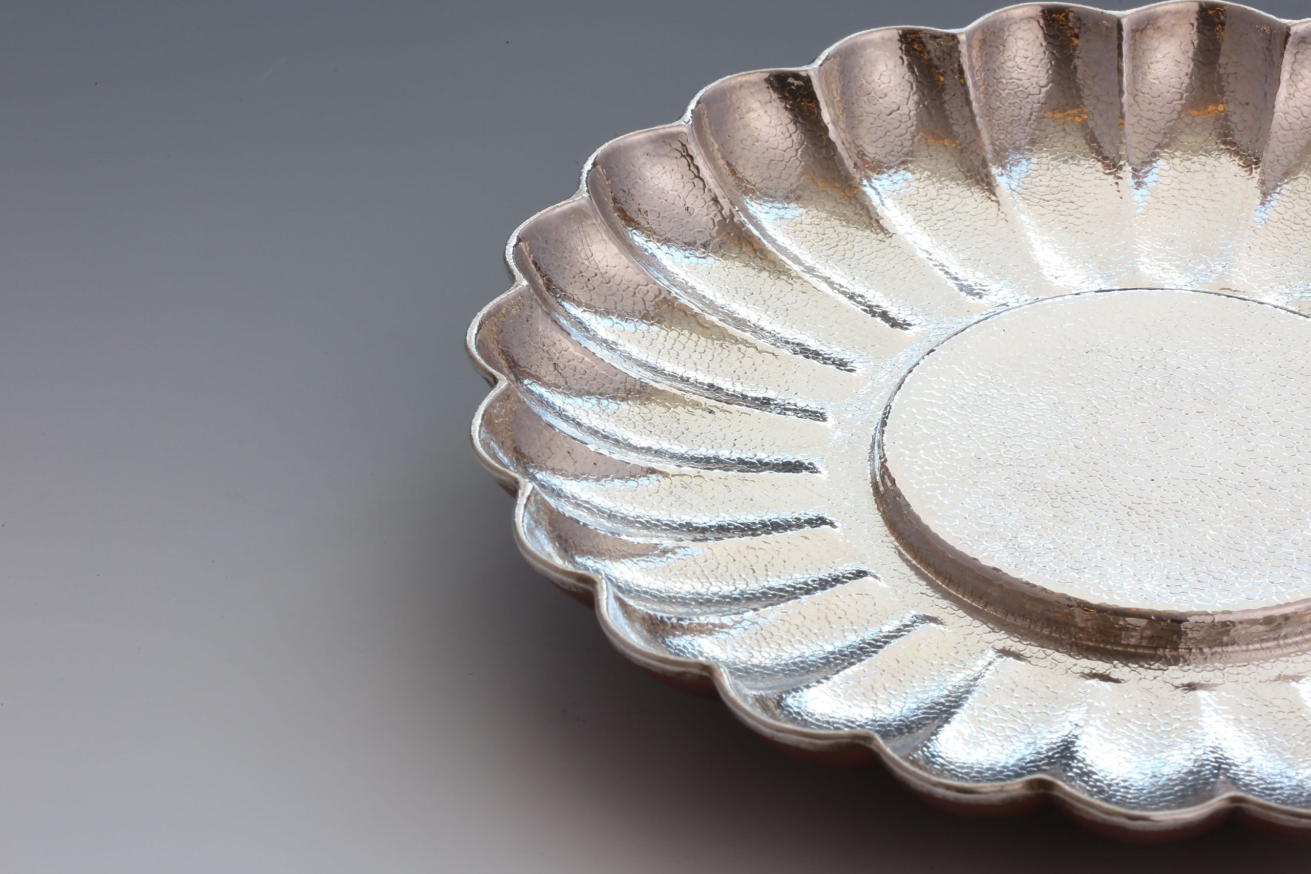 宋韻菊瓣銅包銀茶盤