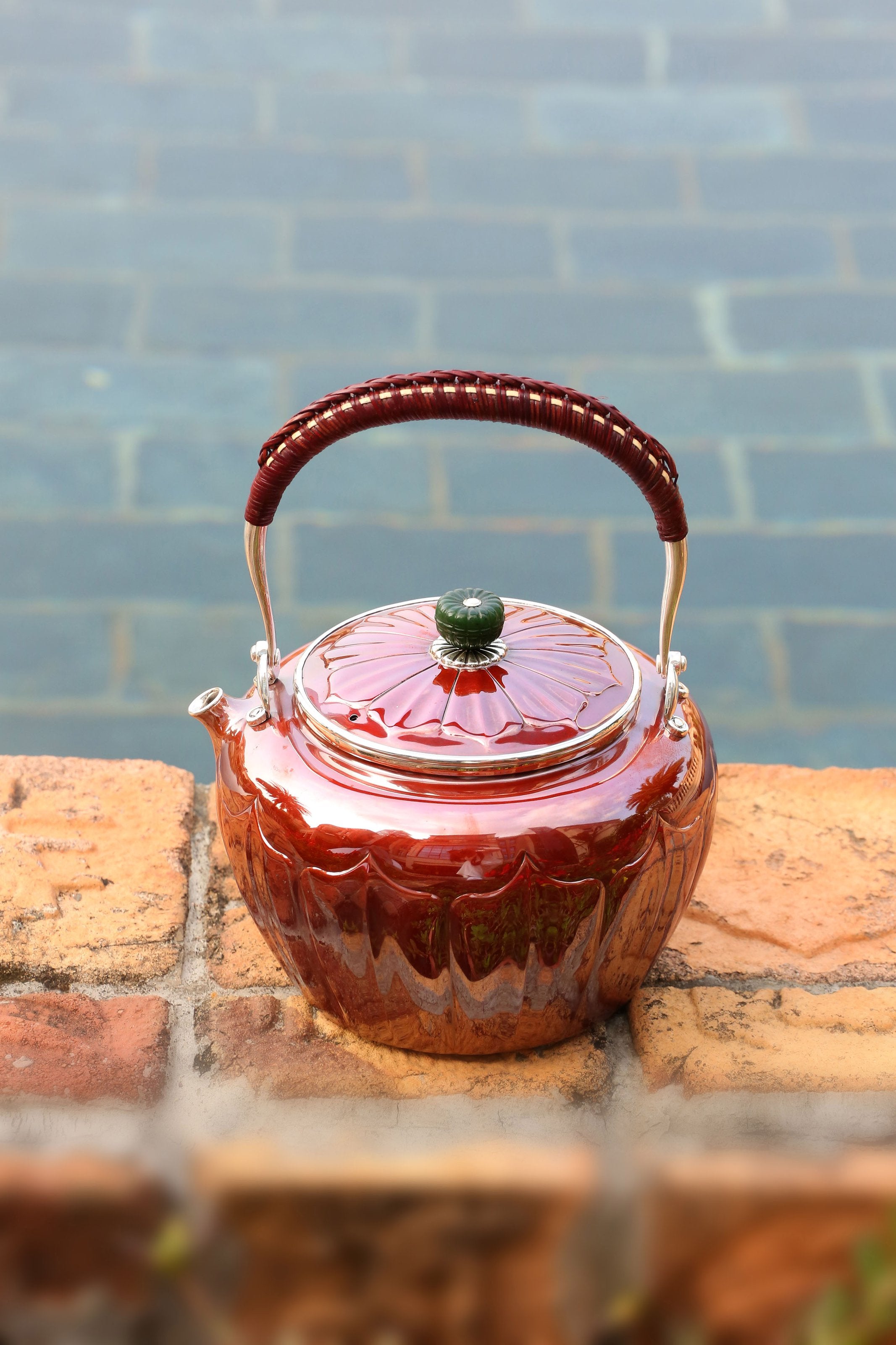 宋韻蓮瓣銅包銀銀壺