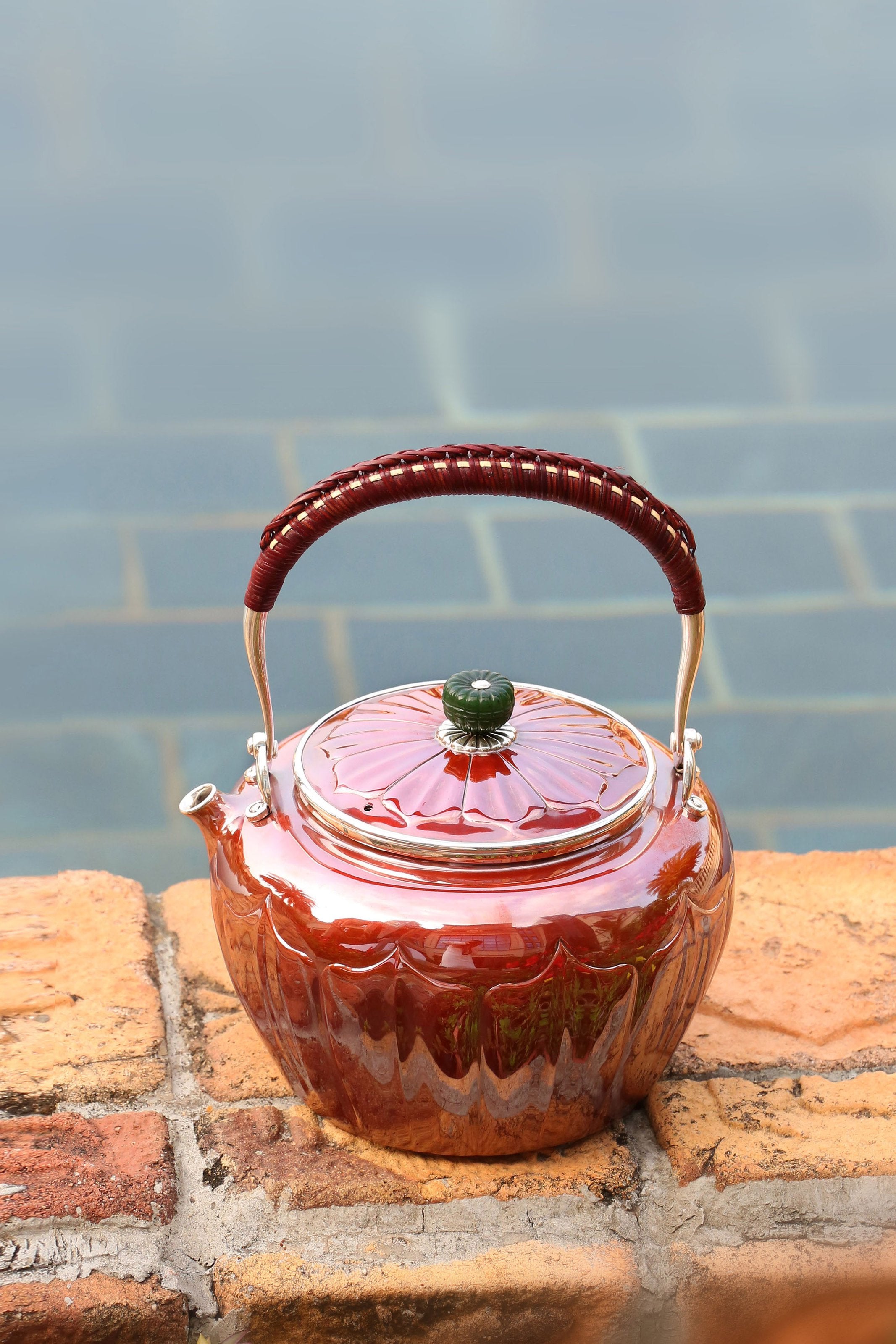 宋韻蓮瓣銅包銀銀壺