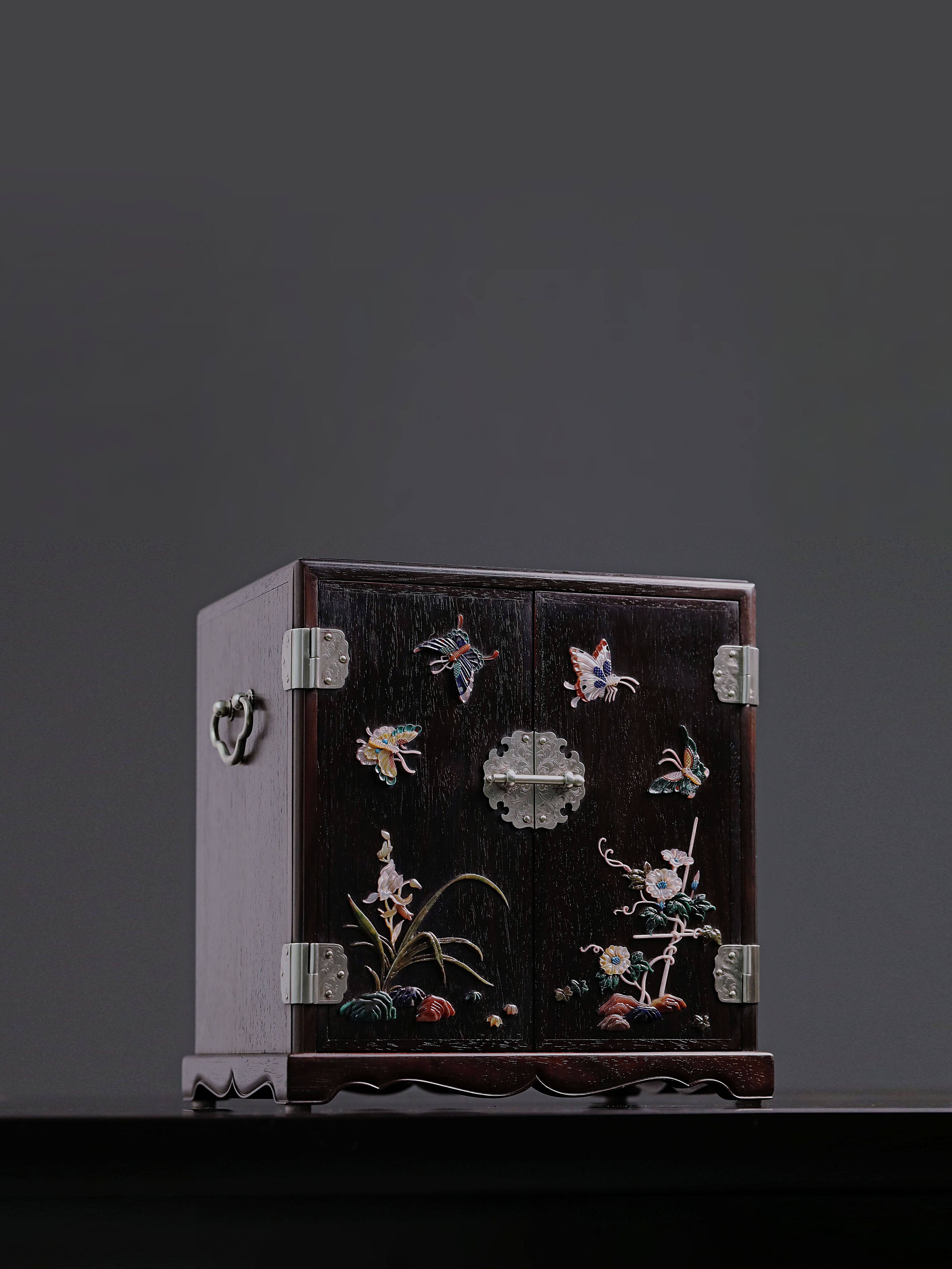 Rosewood inlaid tea cabinet