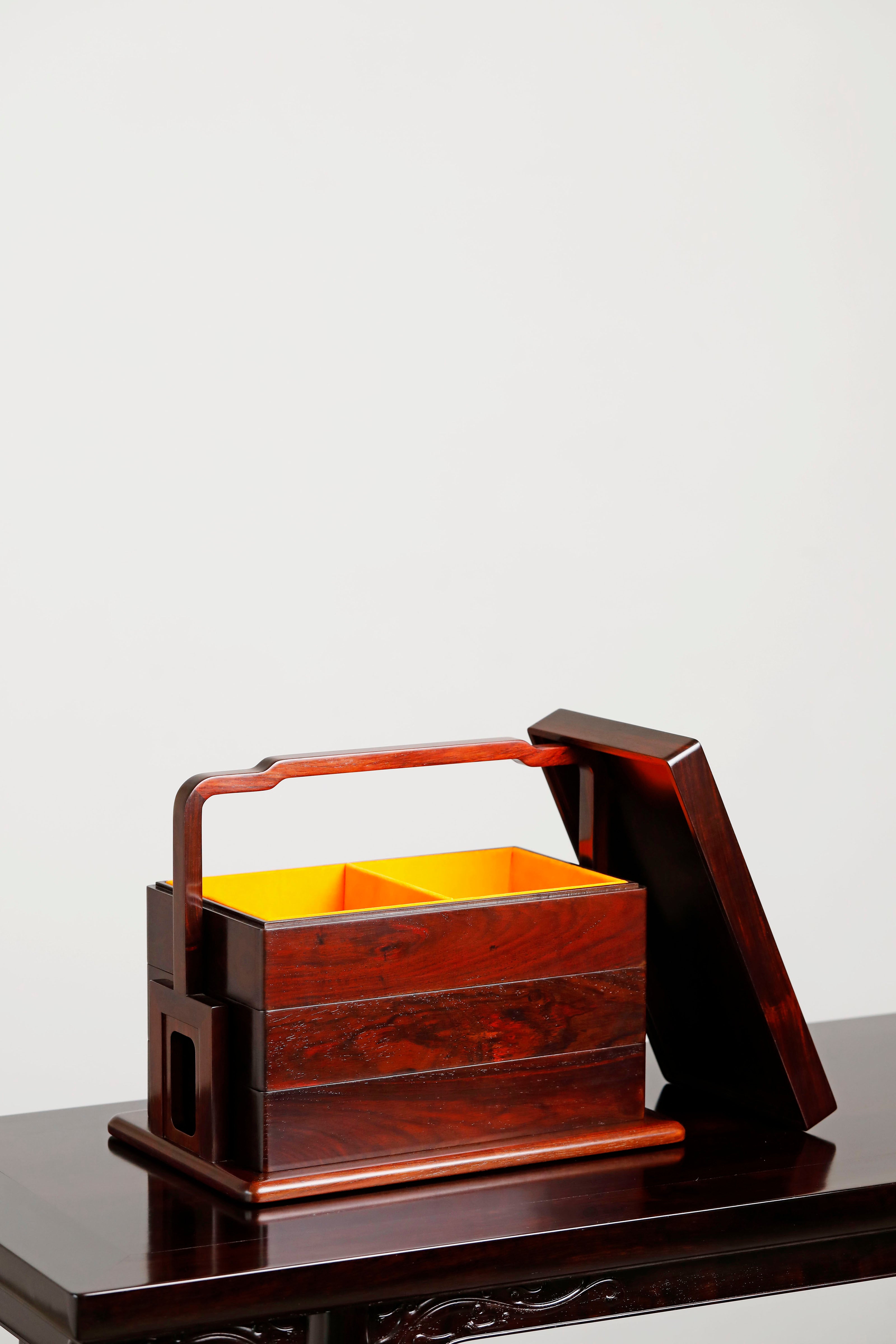 大红酸枝素面三层提盒