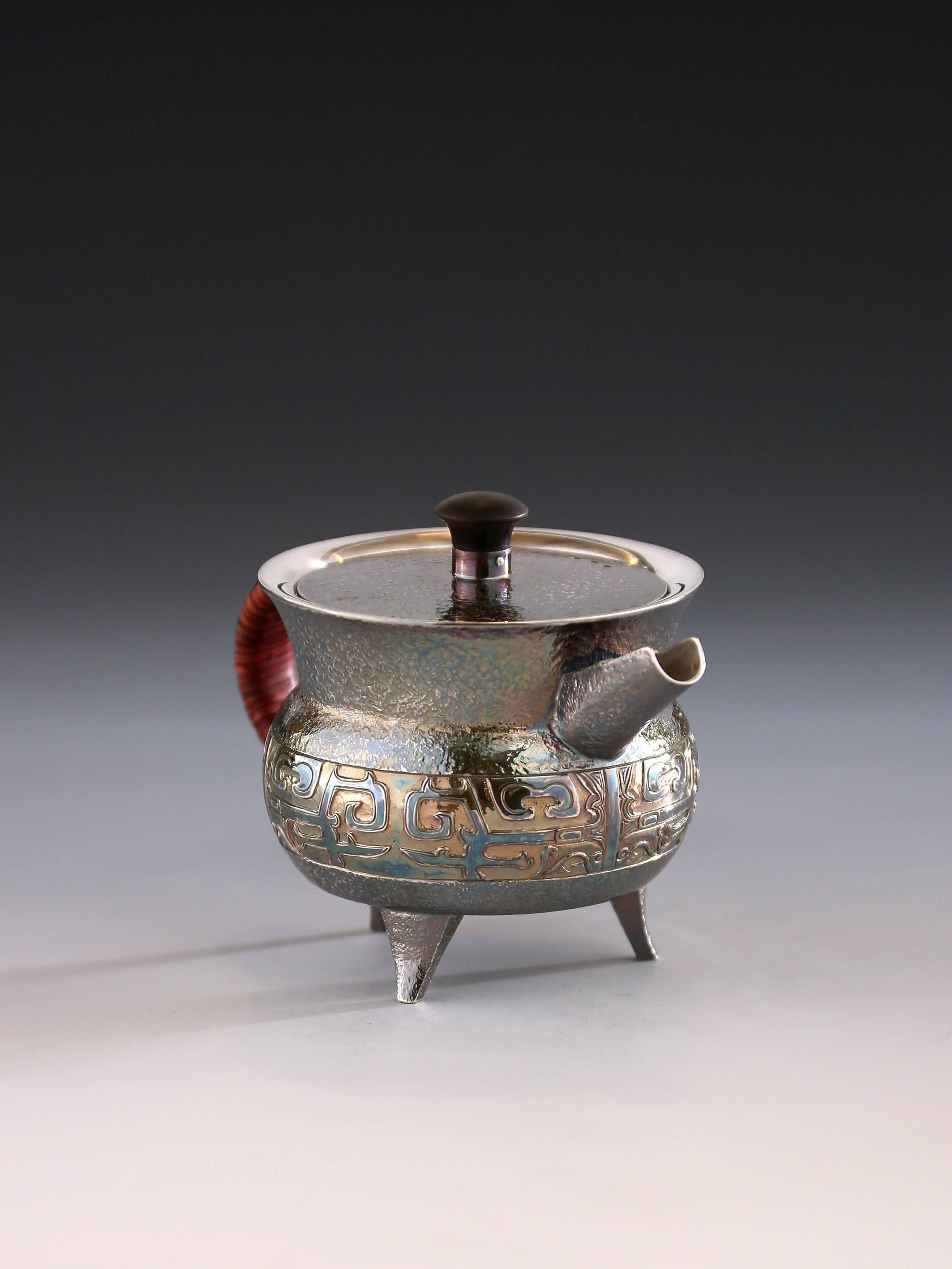 饕餮紋爵式銀壺