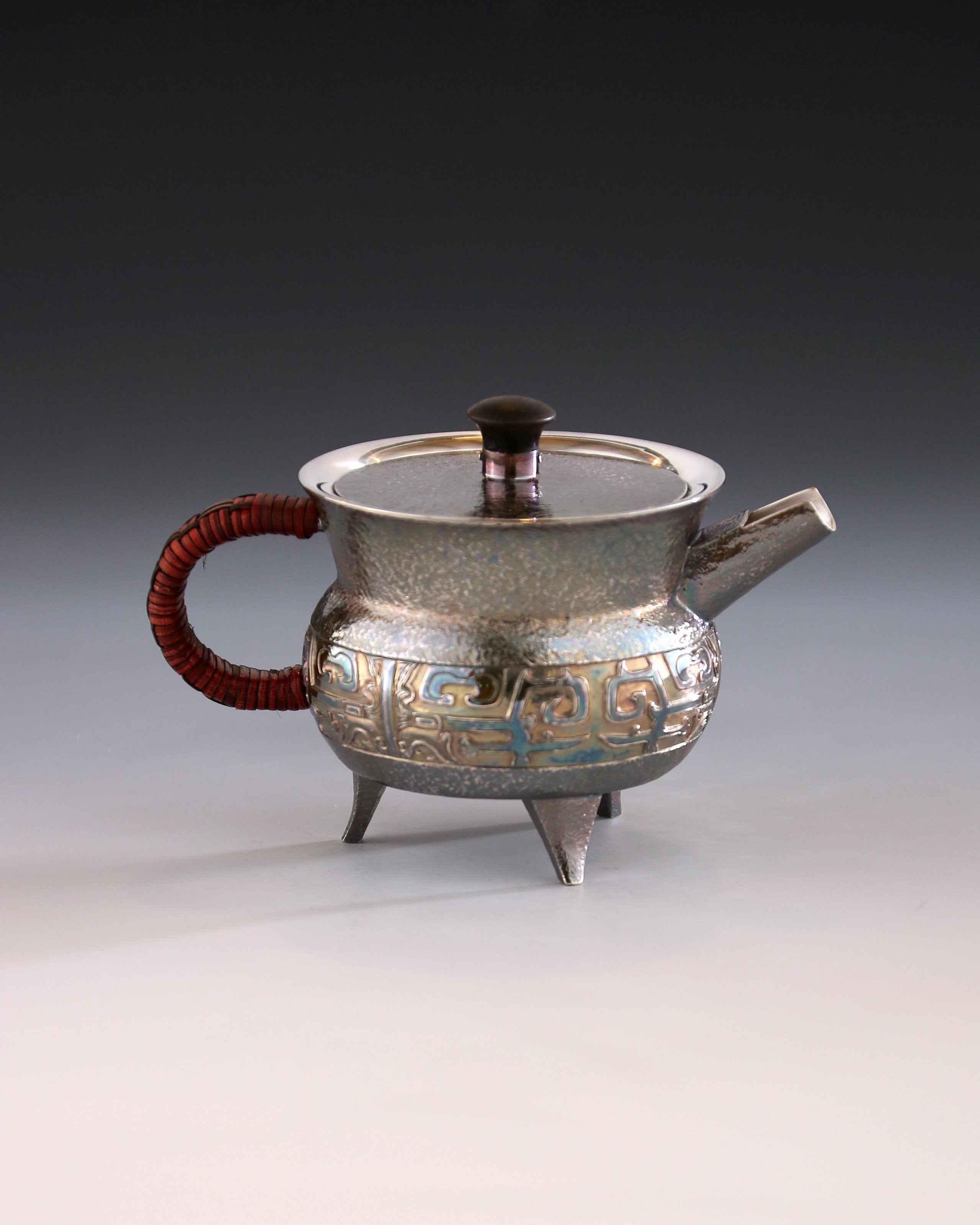 饕餮紋爵式銀壺