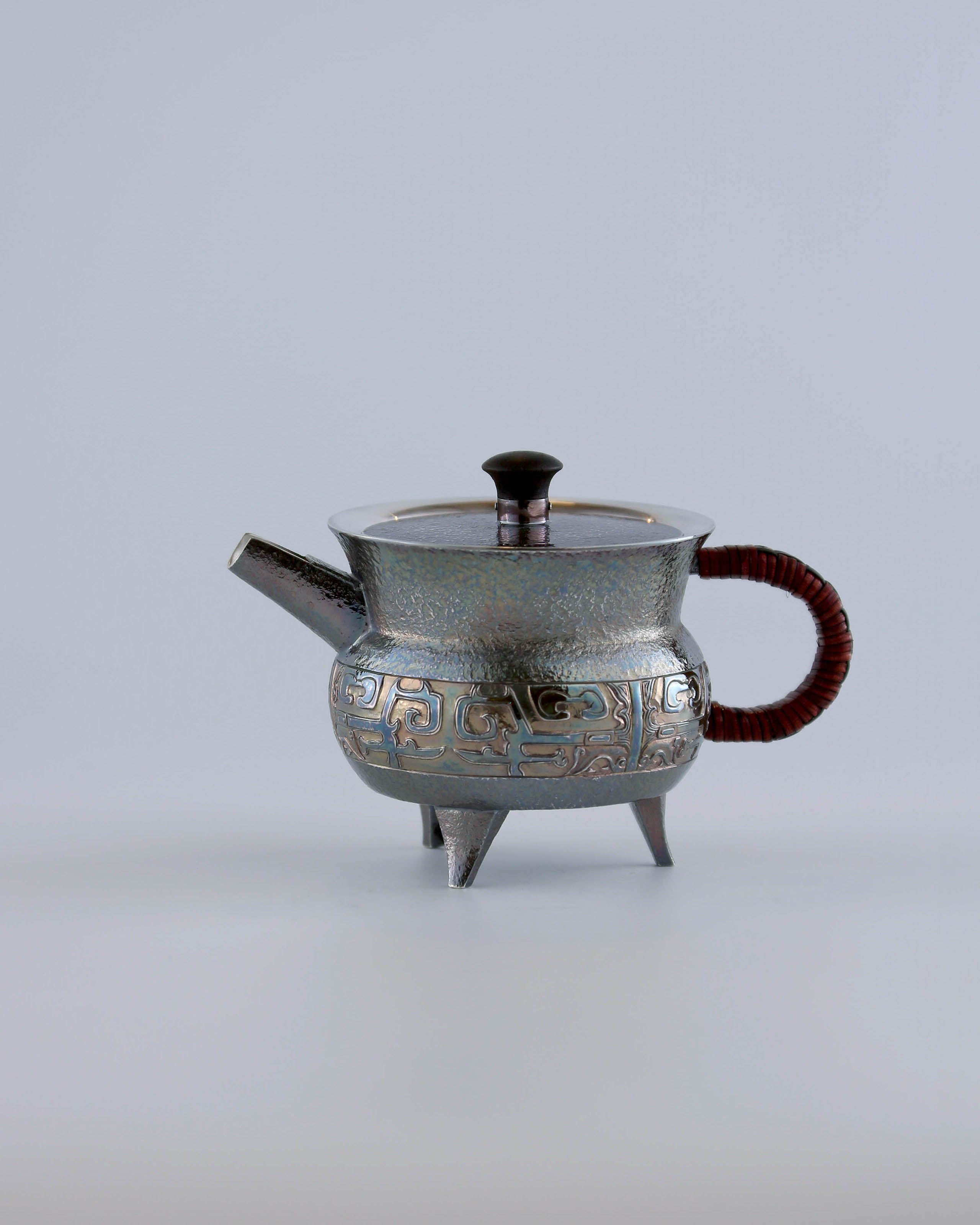 饕餮紋爵式銀壺