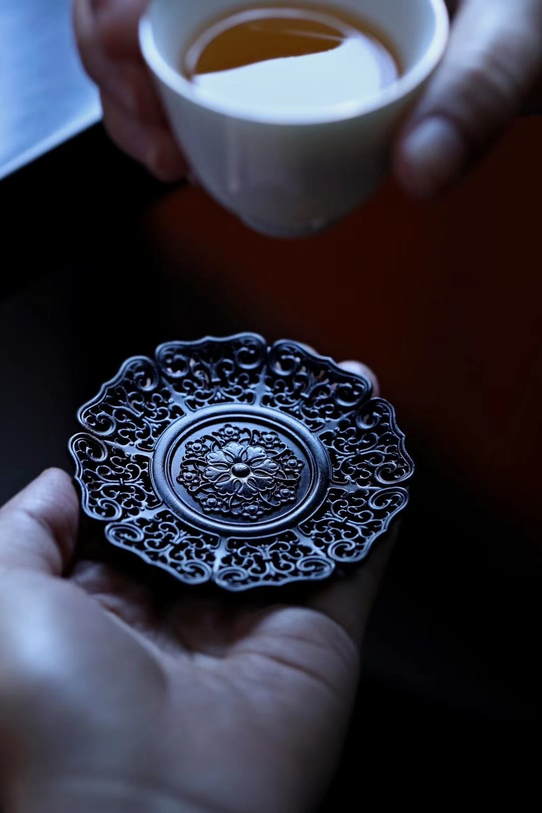 透雕缠枝莲纹杯垫(一套六个)