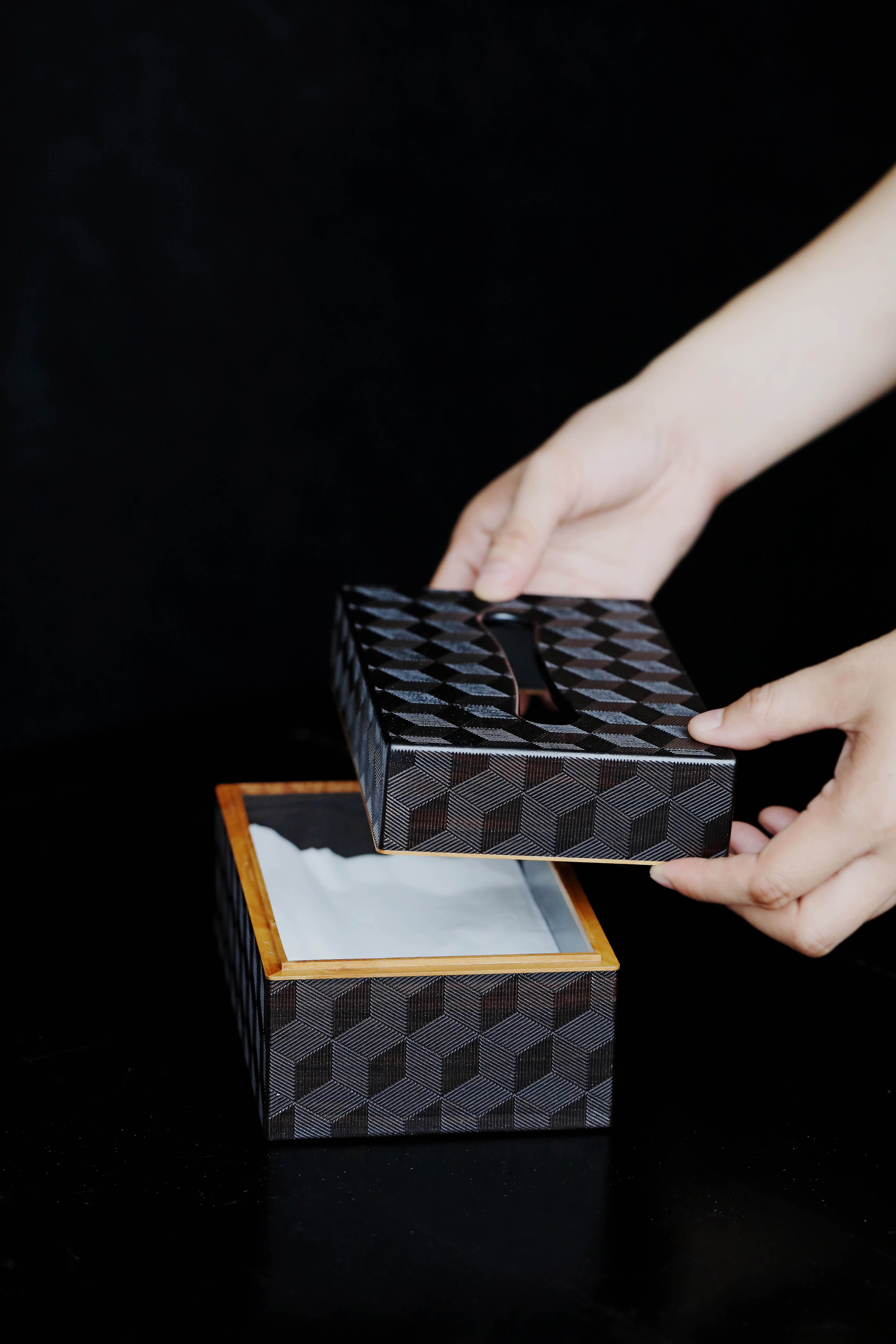 梅花纹/万字纹/雪花纹紫光檀纸巾盒