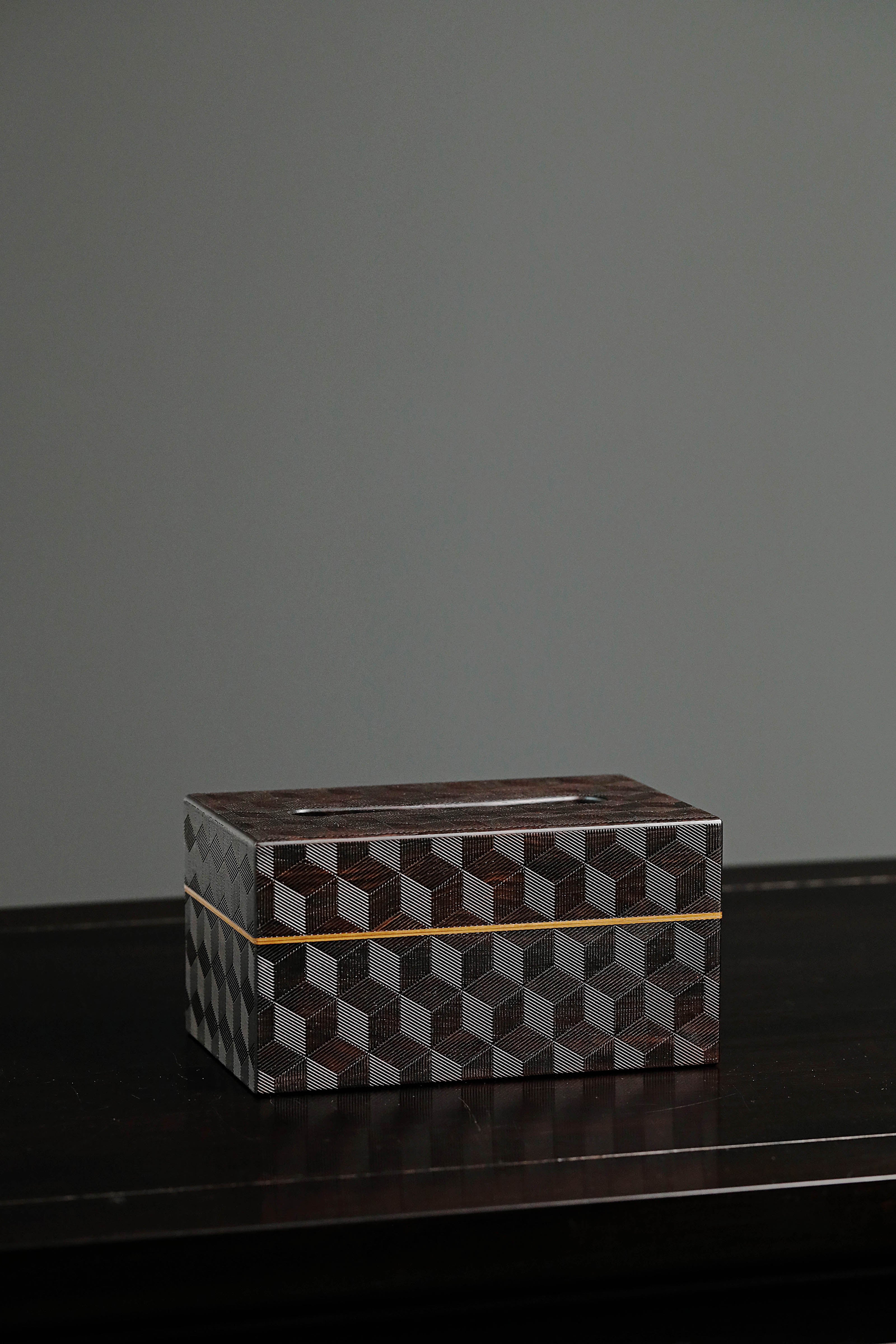 梅花纹/万字纹/雪花纹紫光檀纸巾盒