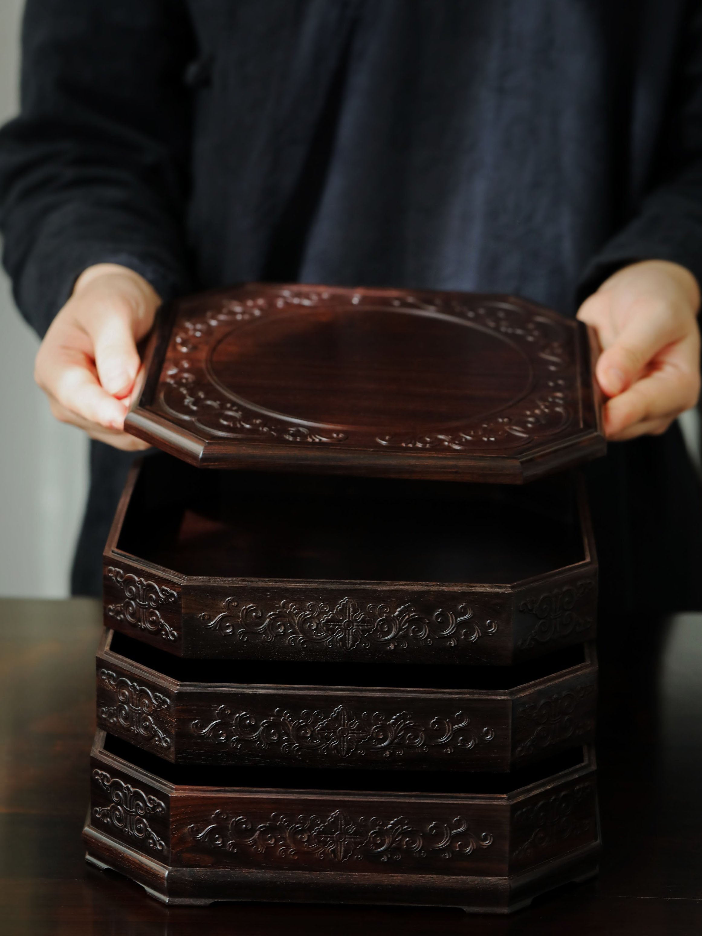 紫光檀三层八宝角盒