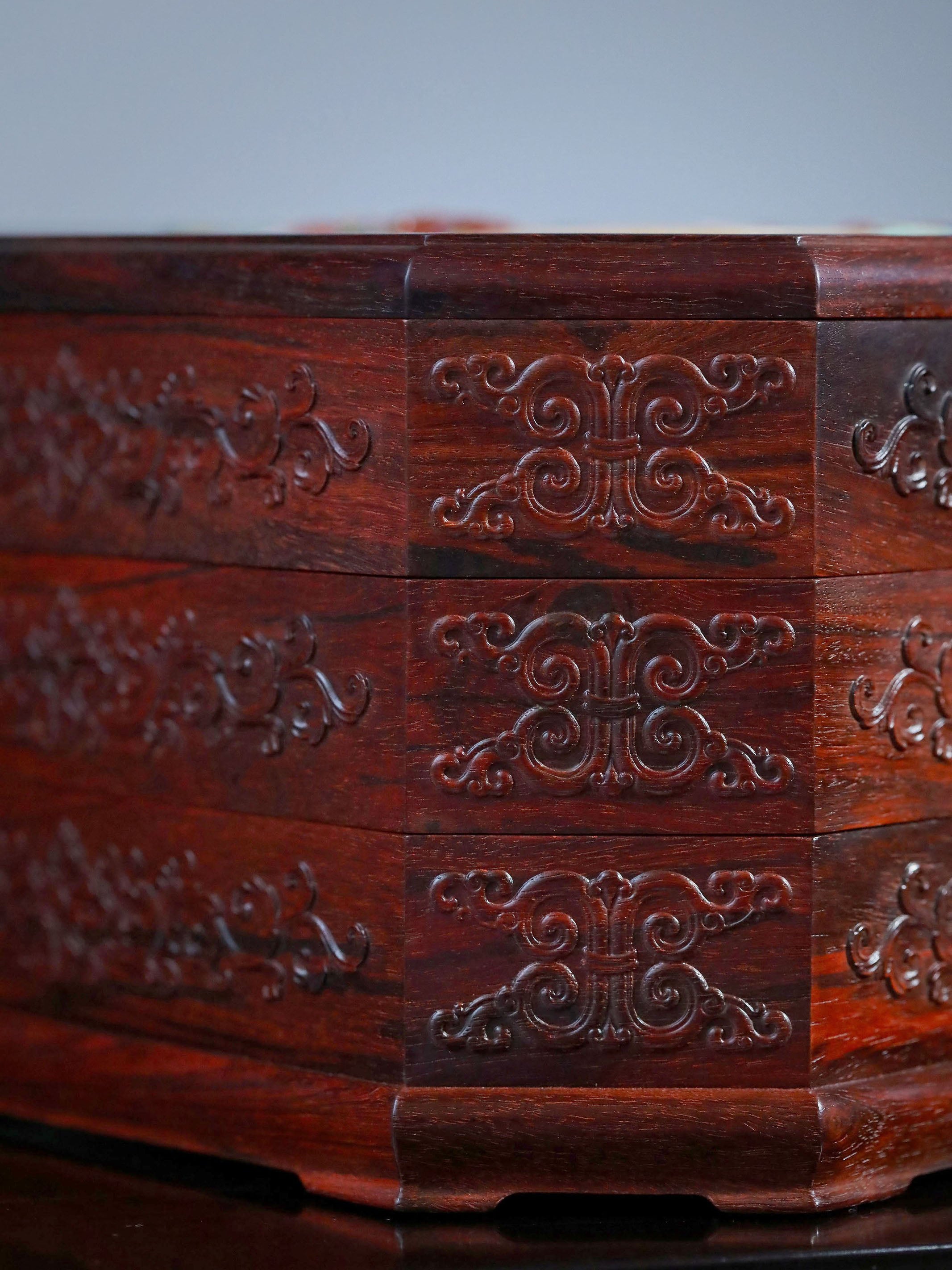 小叶紫檀三层八角茶盒