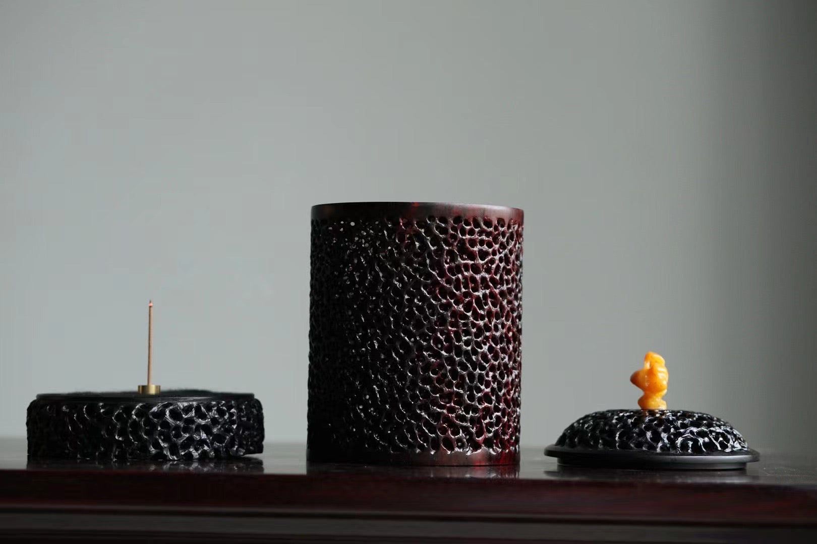 小叶紫檀盘根香炉