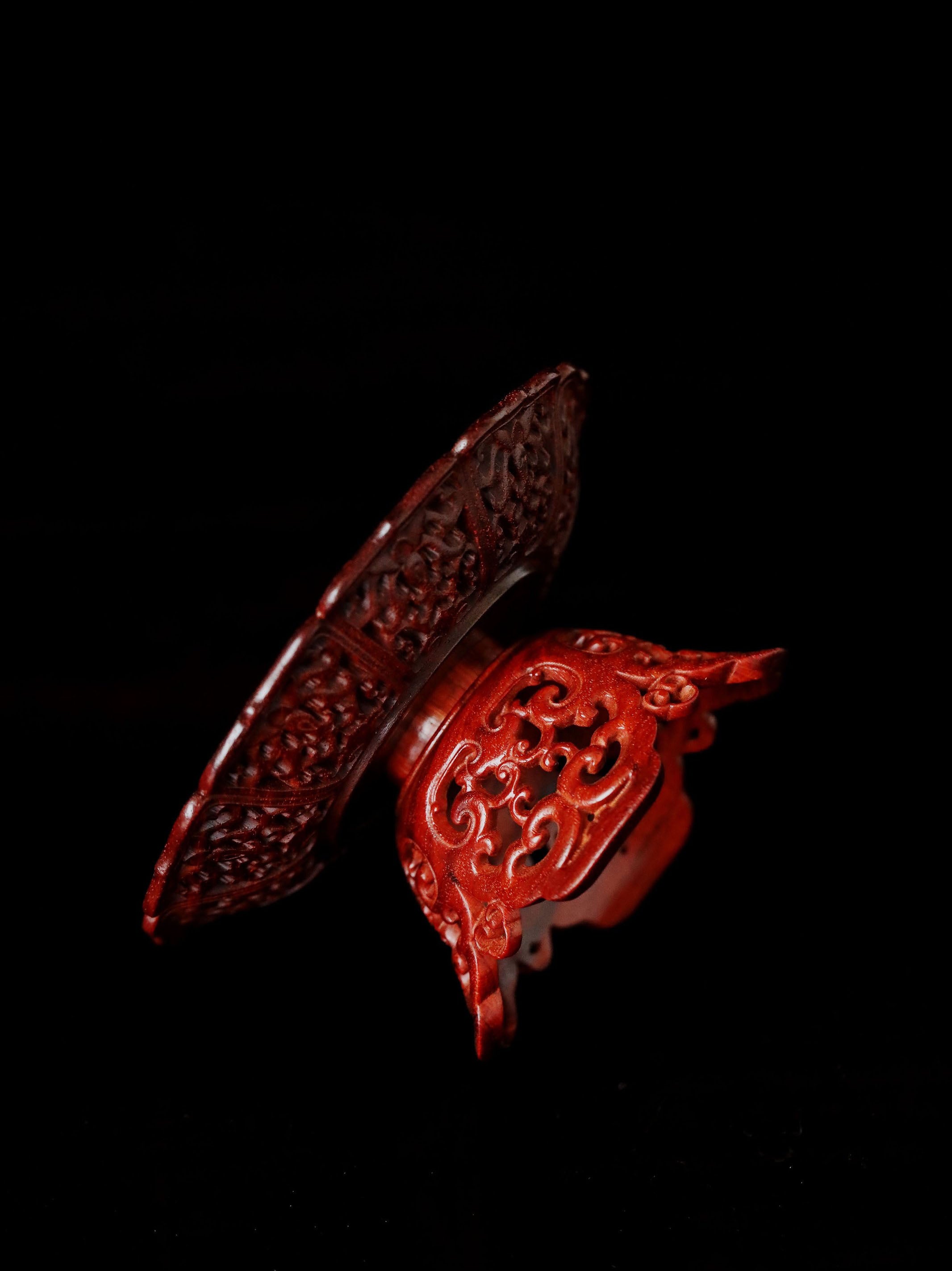 小叶紫檀/紫光檀西番莲纹盏托式器座