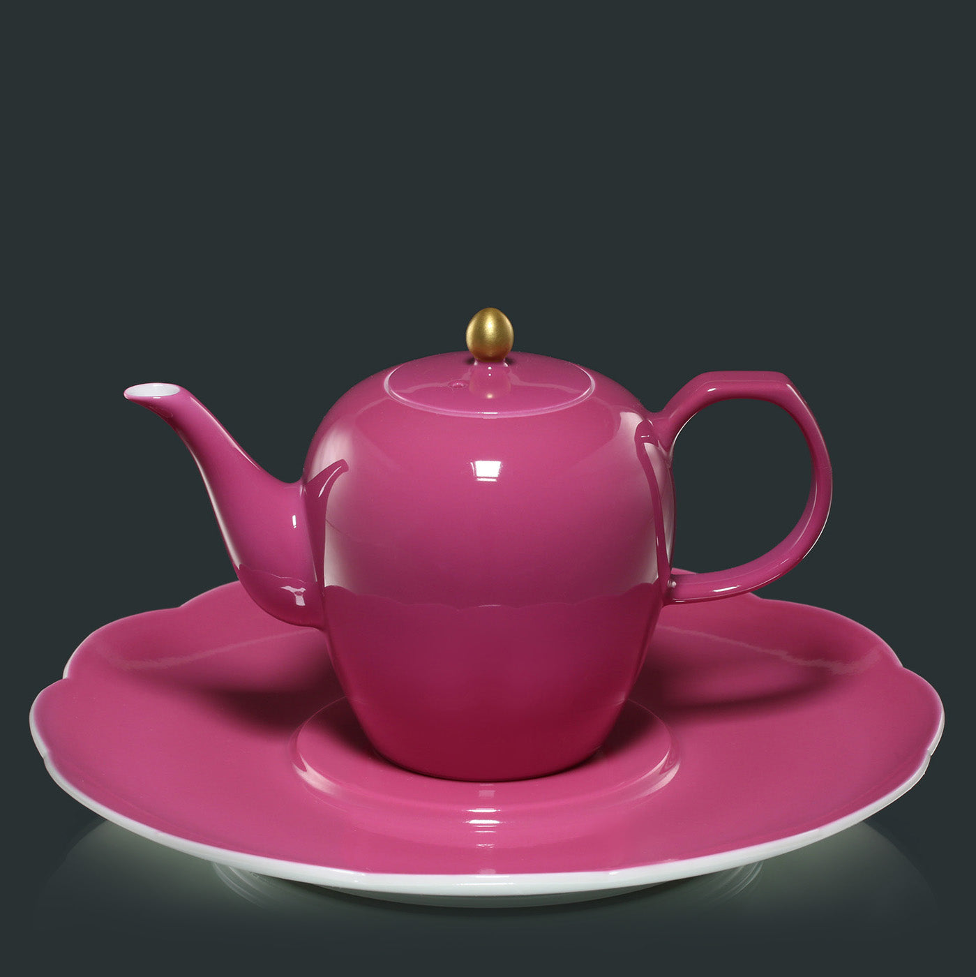 Gold-Finial Carmine Glaze Beauty’s Shoulder Teapot