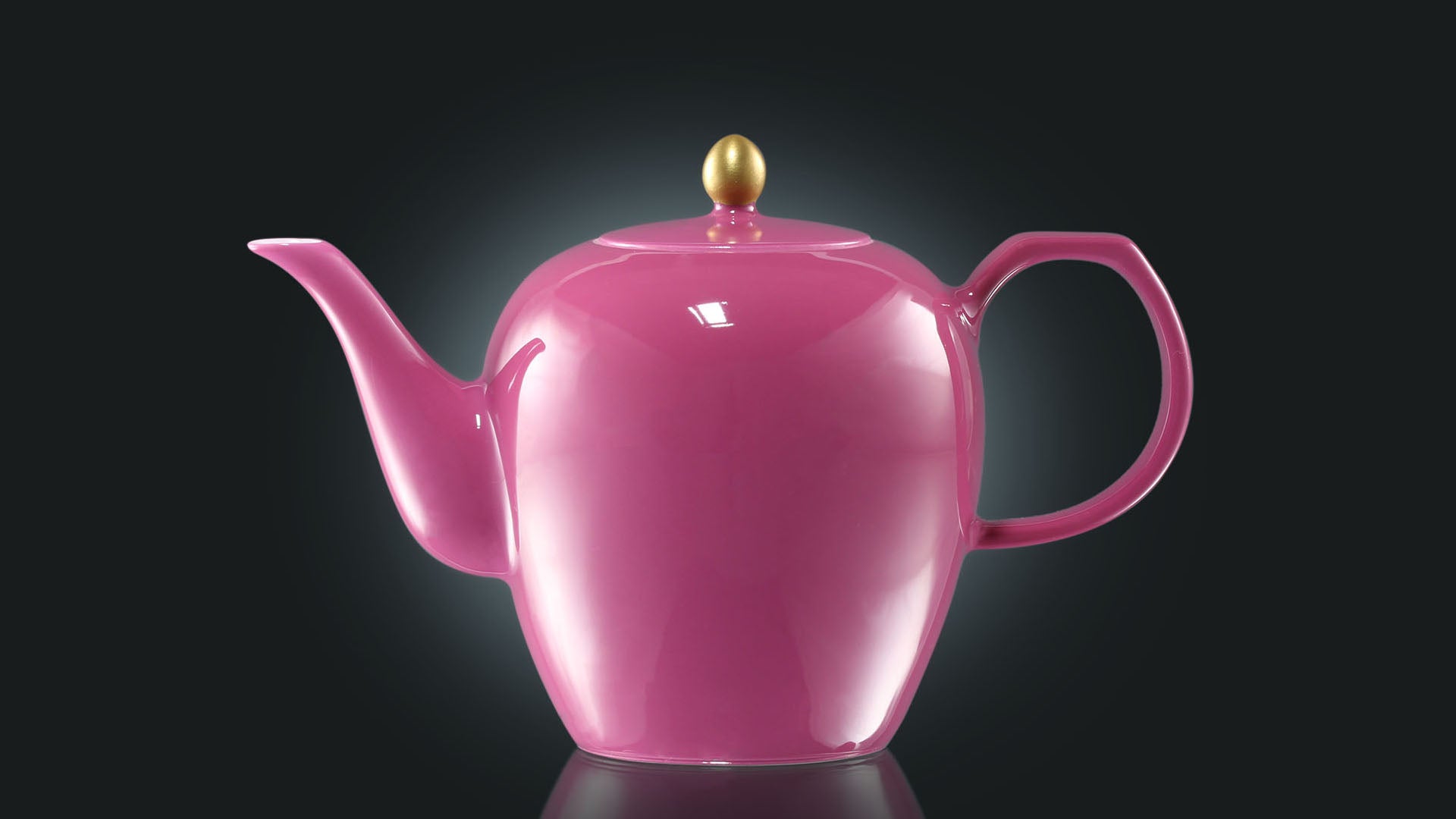 Gold-Finial Carmine Glaze Beauty’s Shoulder Teapot
