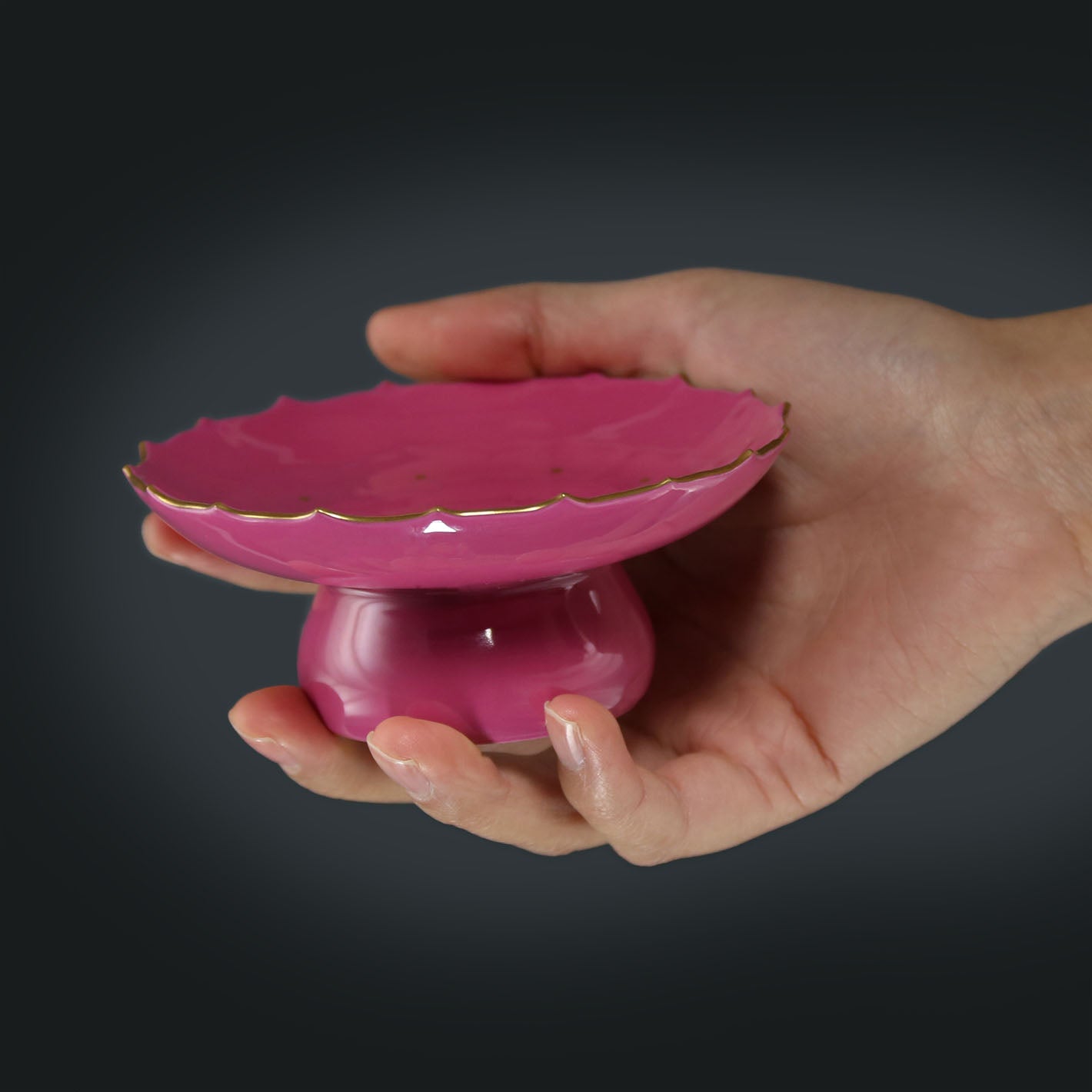 Carmine red Glaze Lobed-Mouth Dish