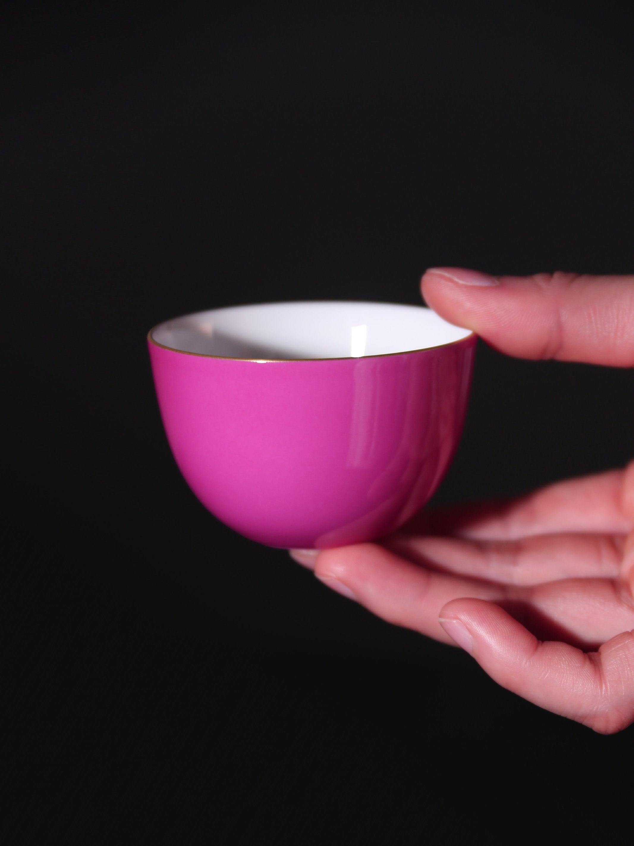 Carmine red Glaze Bell Cup