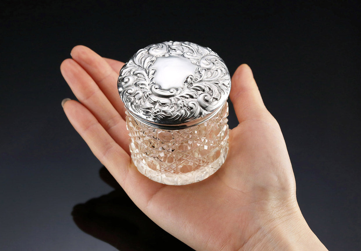 英国19世纪卷草纹小茶仓