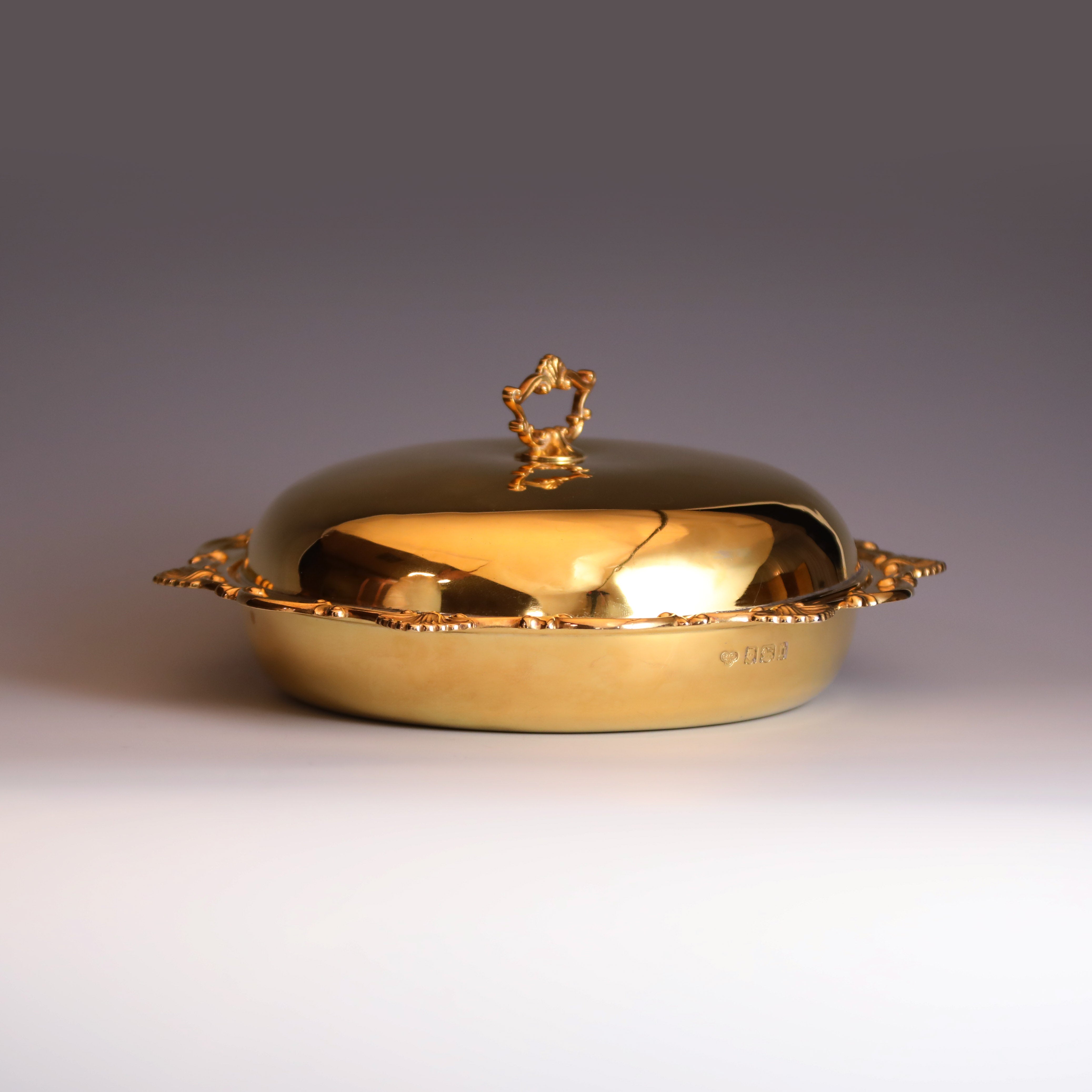 1917-1918英国伦敦制纯银鎏金带盖茶点盘