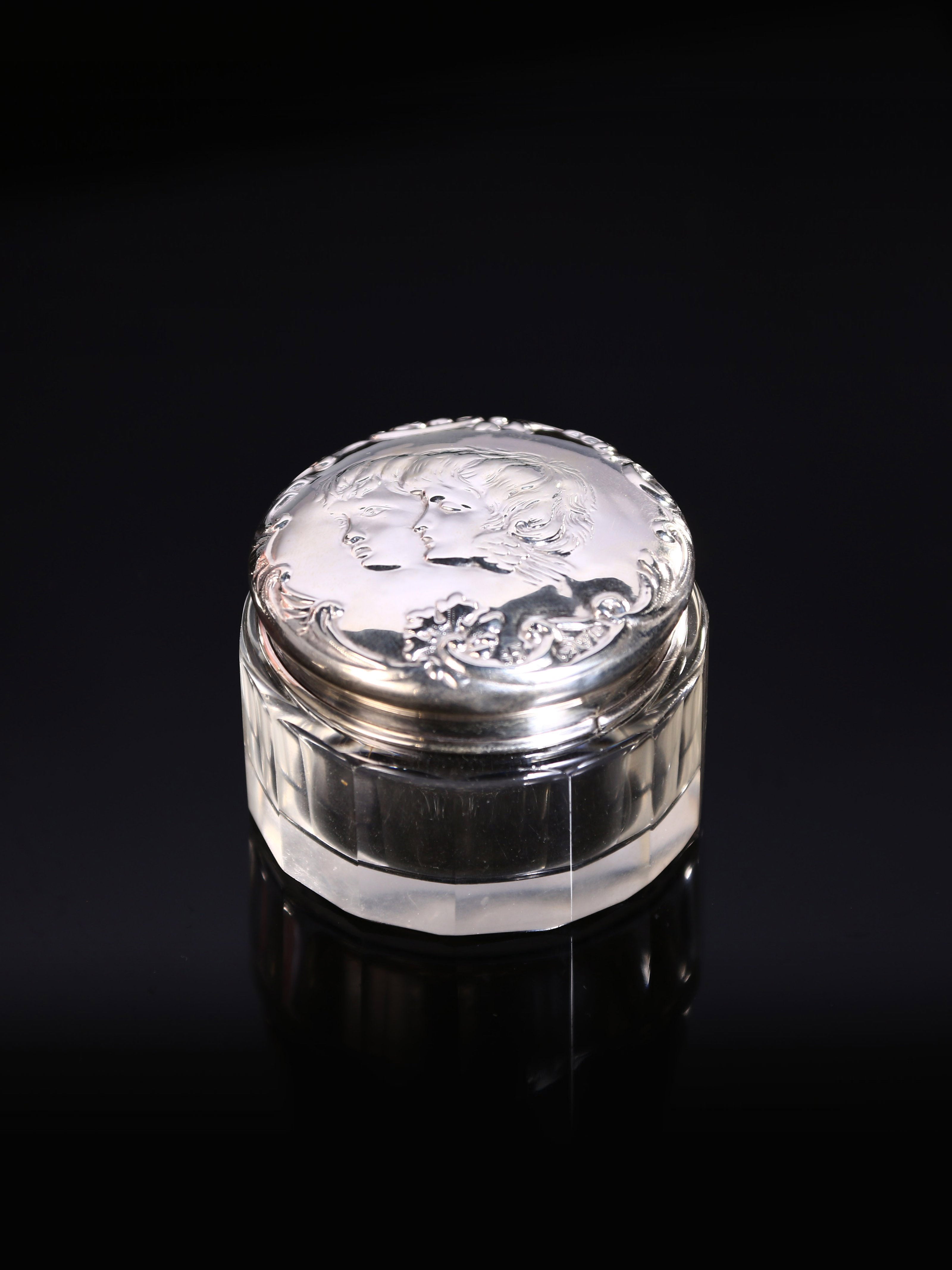 1903年英國天使純銀蓋水晶瓶