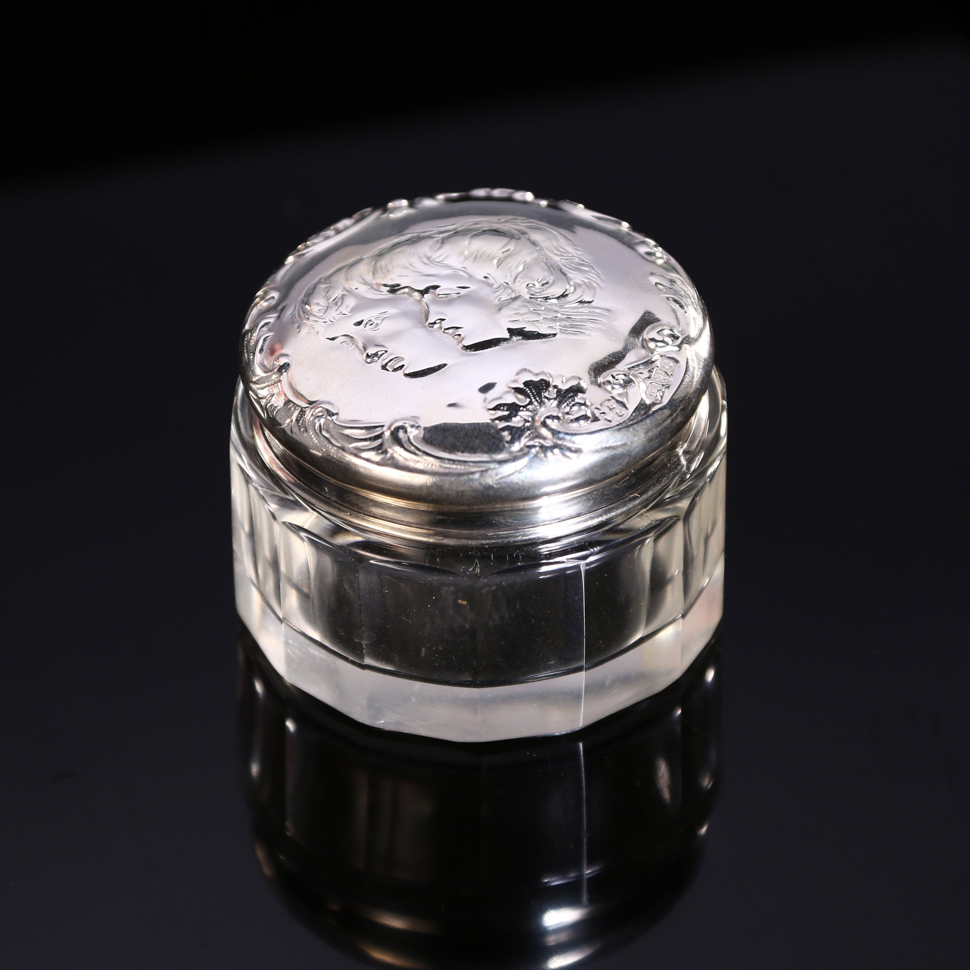 1903年英国天使纯银盖水晶瓶