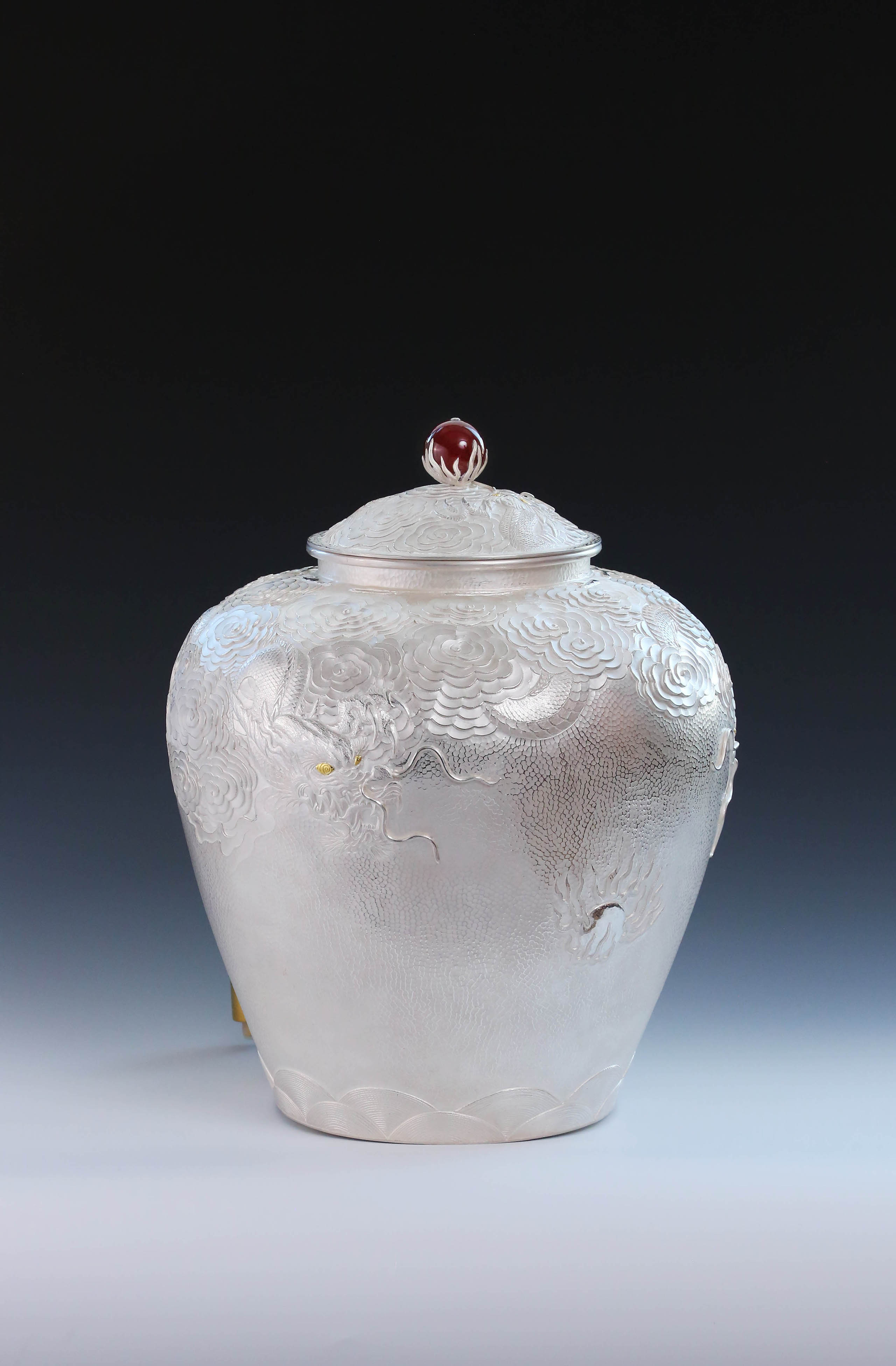 云龙纯银大水缸