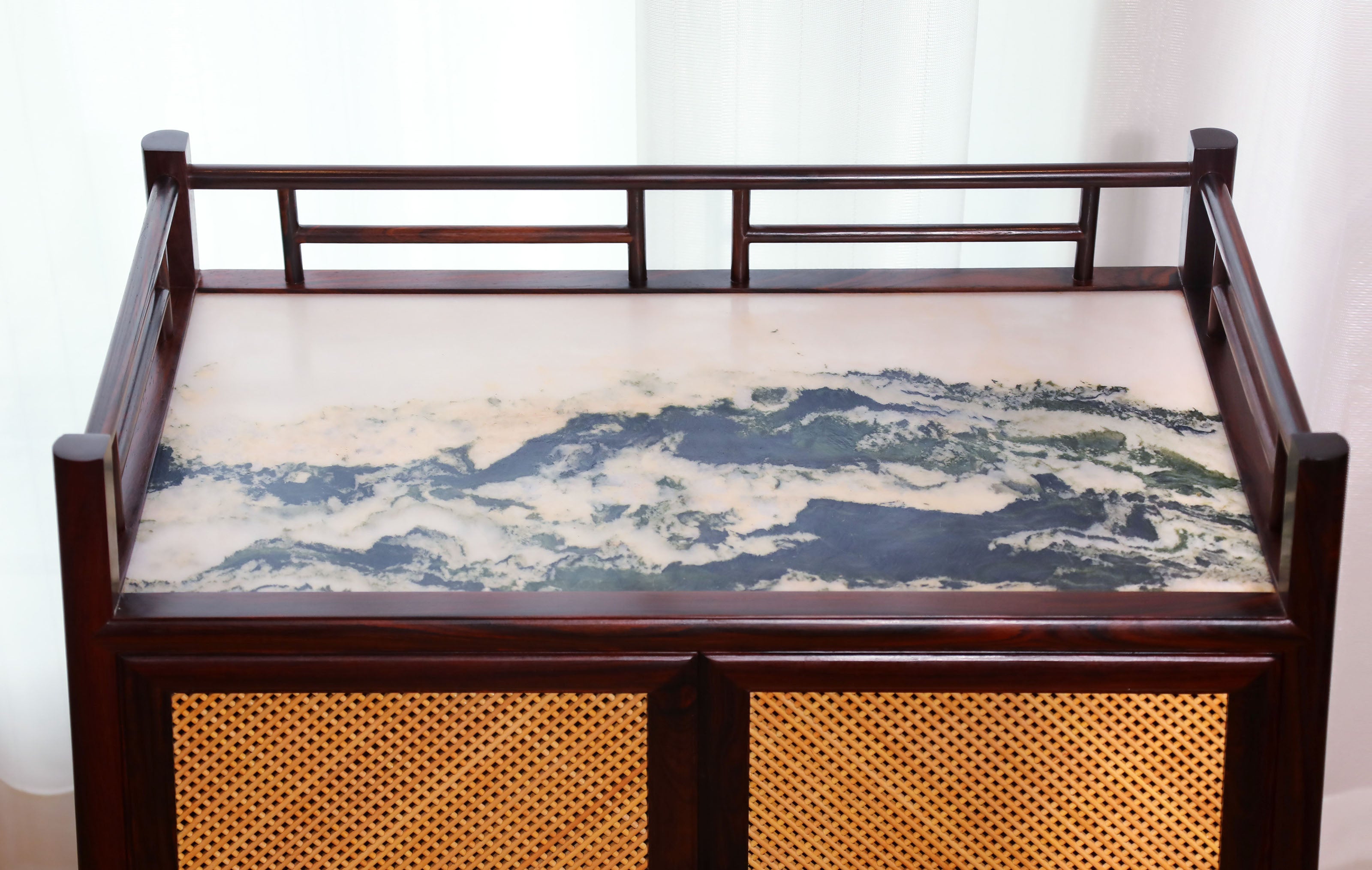 大红酸枝嵌黄杨木、云石竹韵茶柜