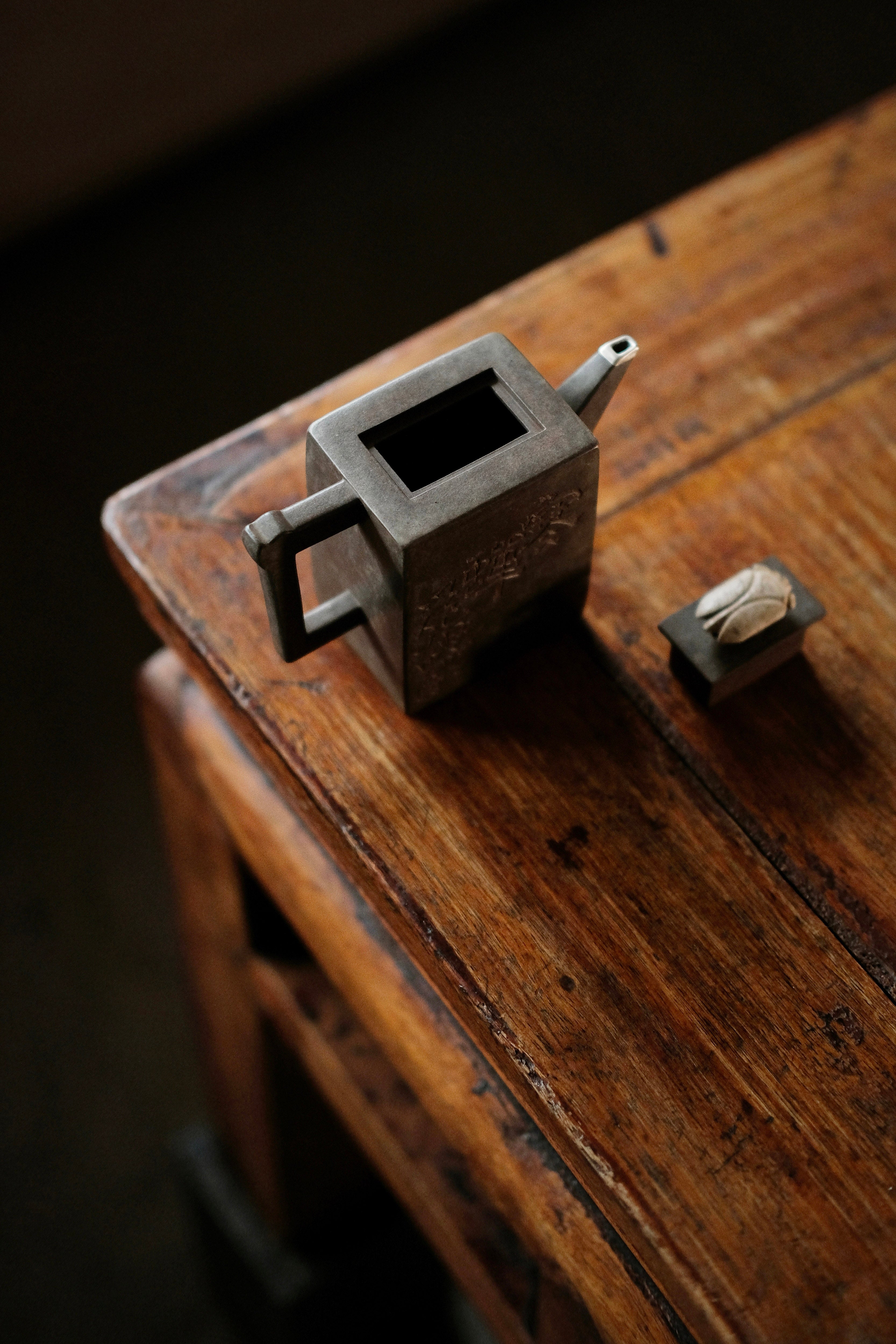 刘哲宇制玉锡鸣泉青灰泥壶