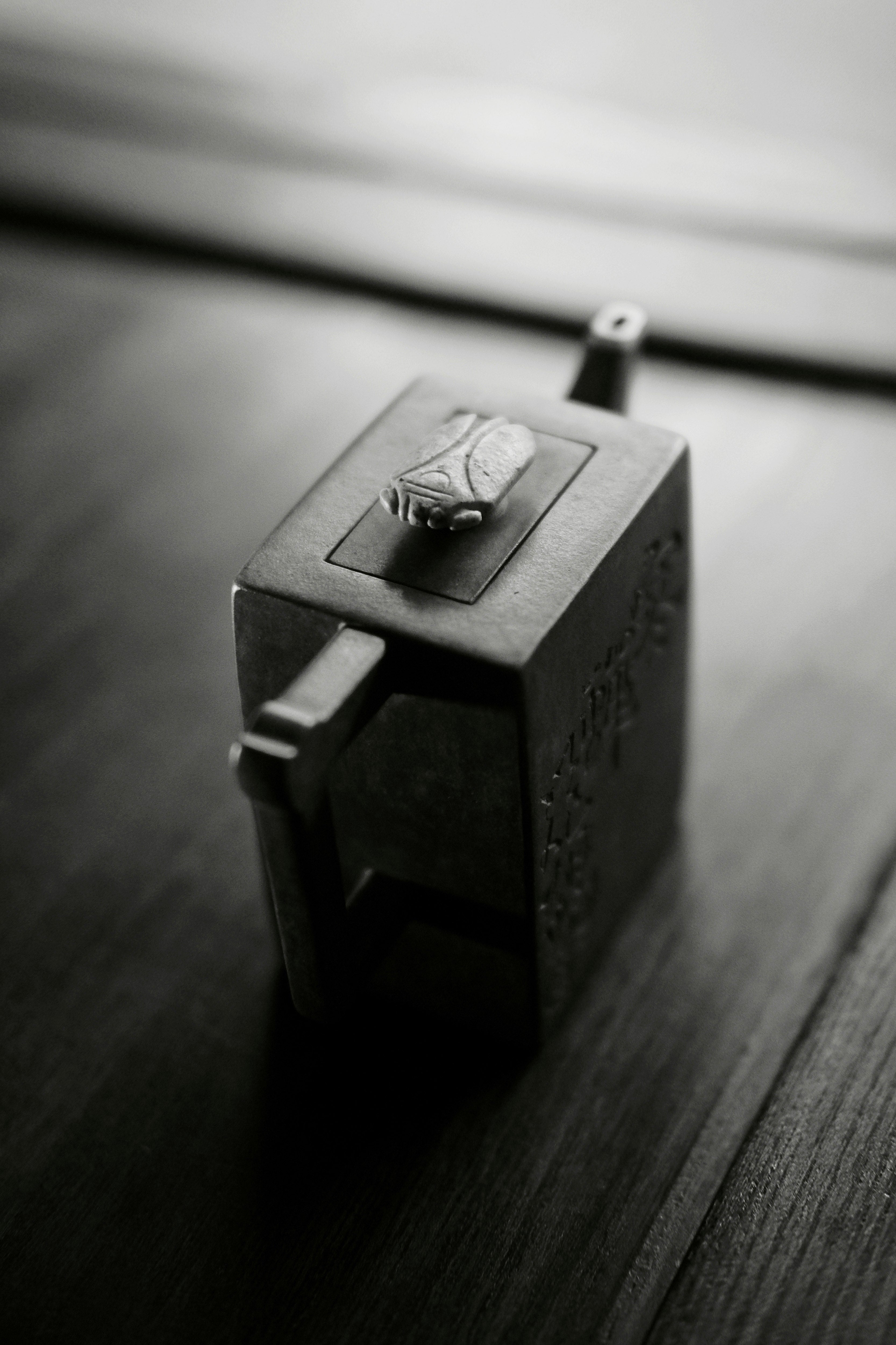 刘哲宇制玉锡鸣泉青灰泥壶