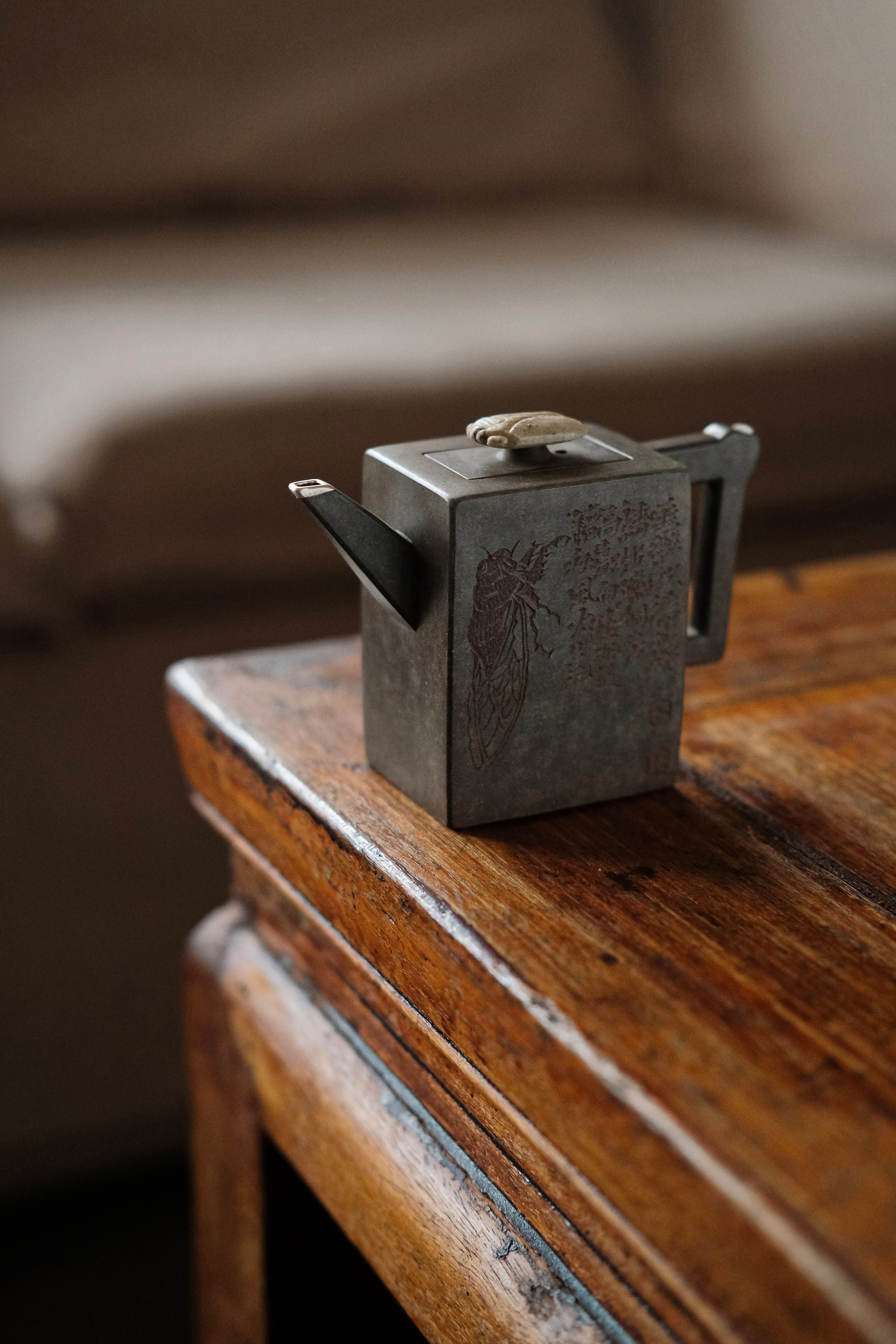 刘哲宇制玉锡鸣泉青灰泥壶