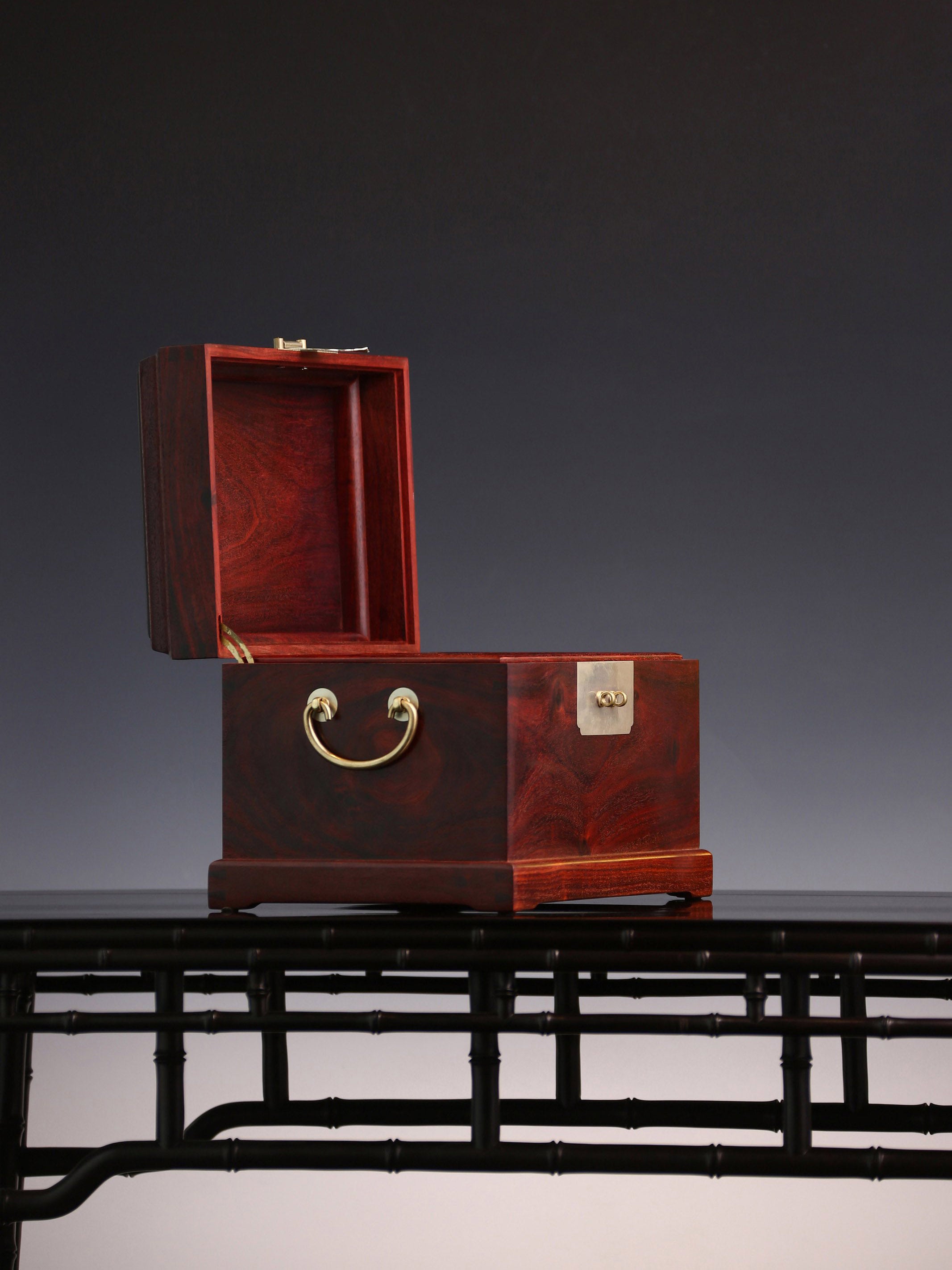 赞比亚紫檀官皮箱