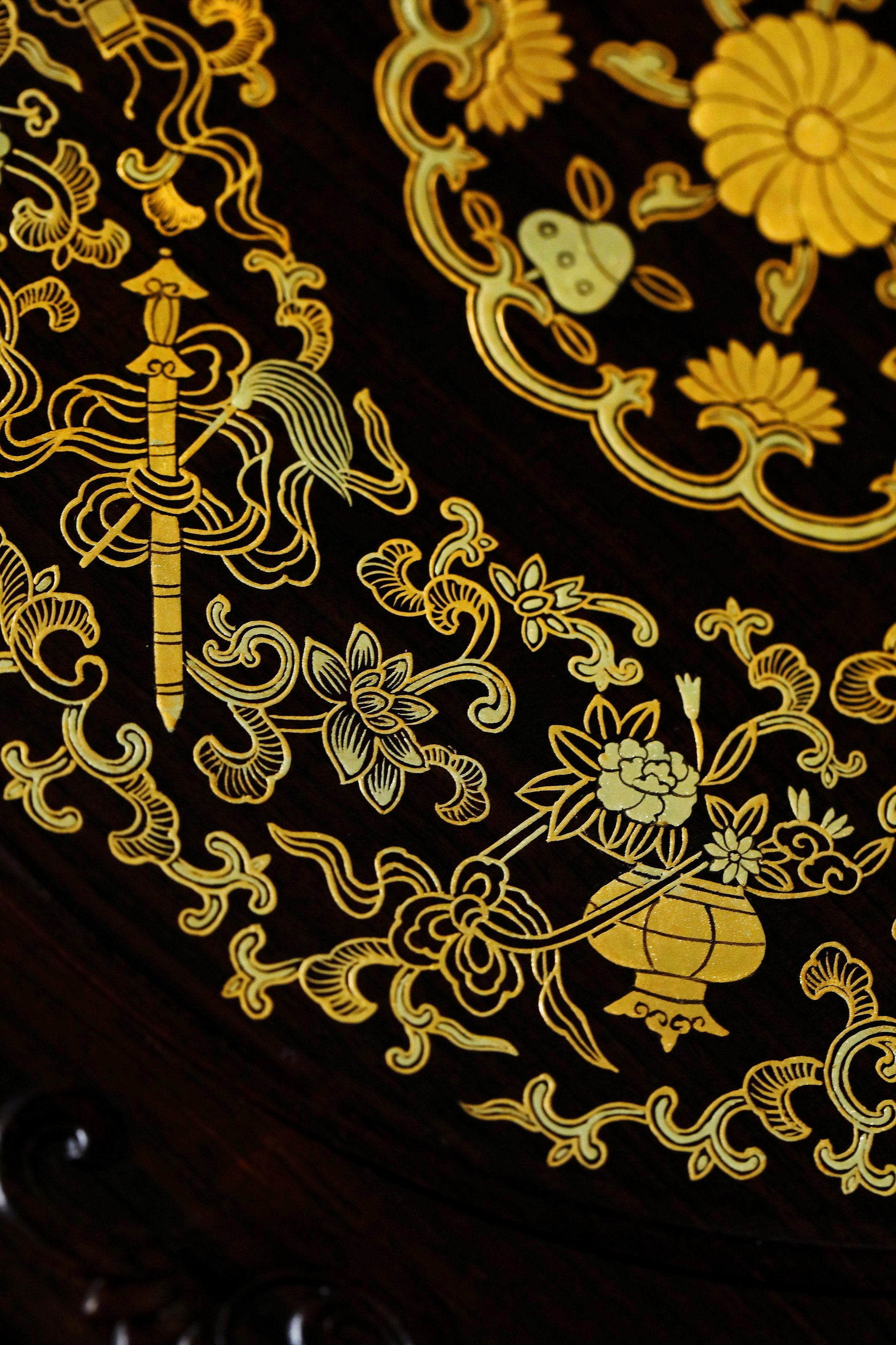 紫光檀描金吉祥八宝三层八角茶盒