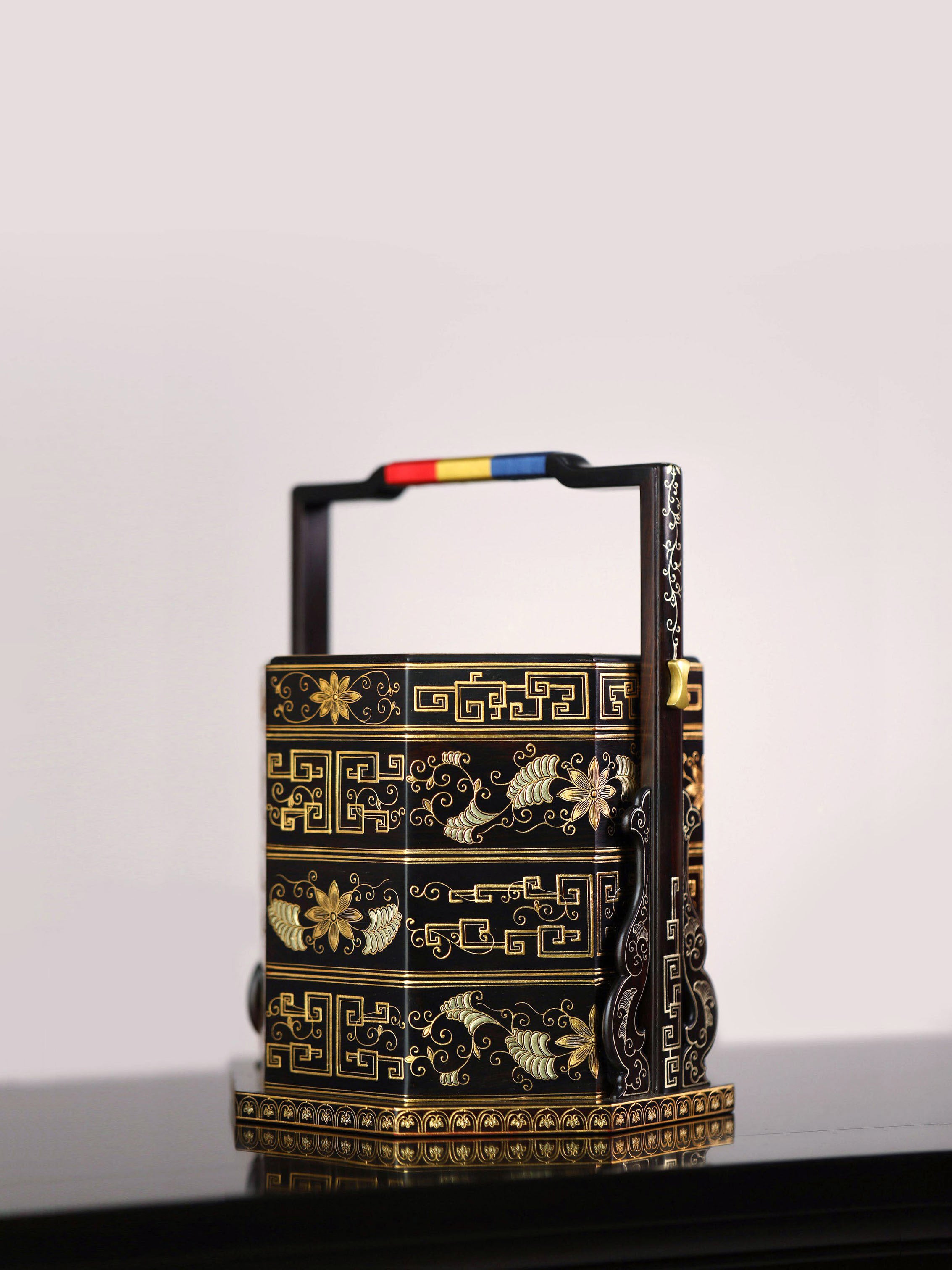 紫光檀西番莲描金八角提盒