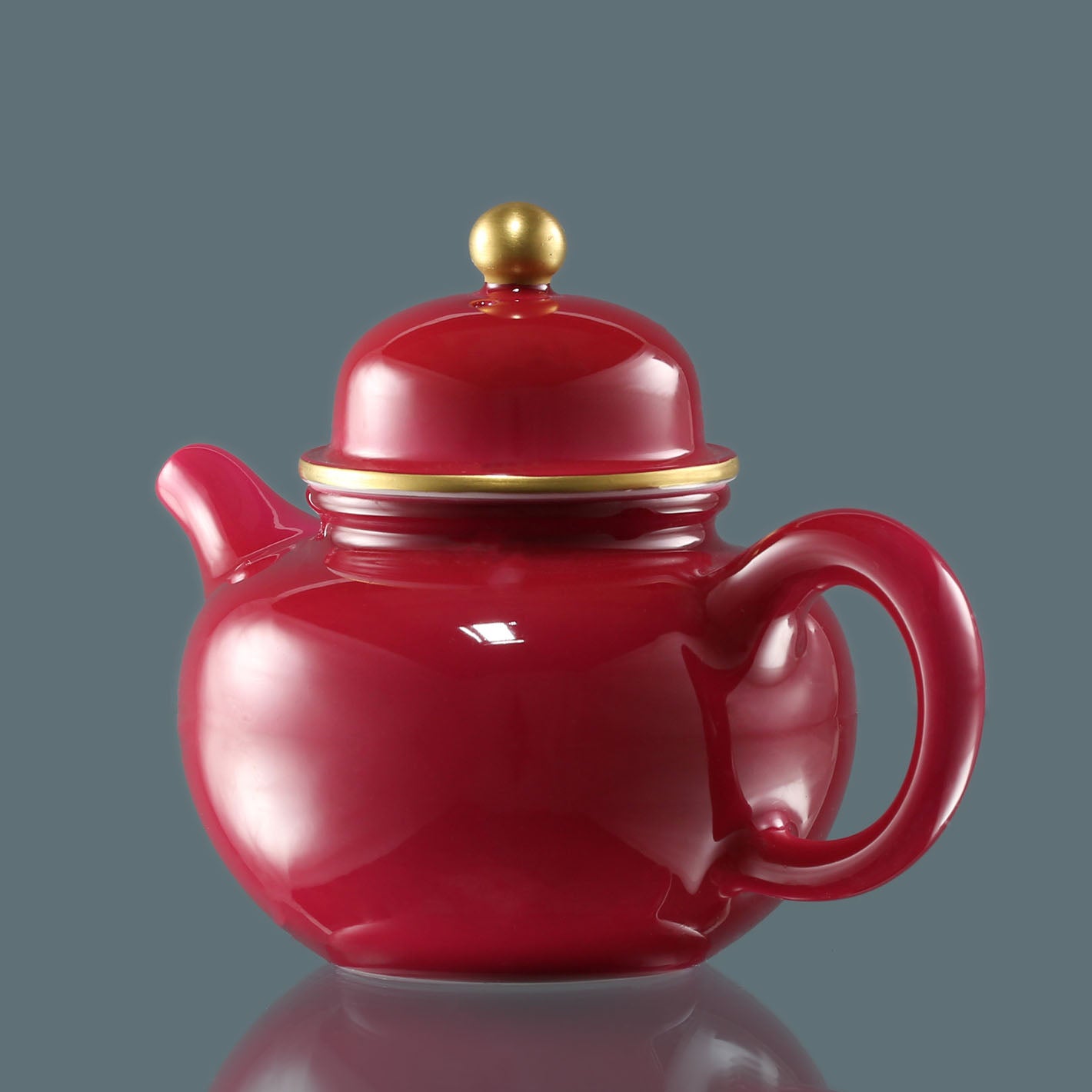 脂染胭红清泉壶