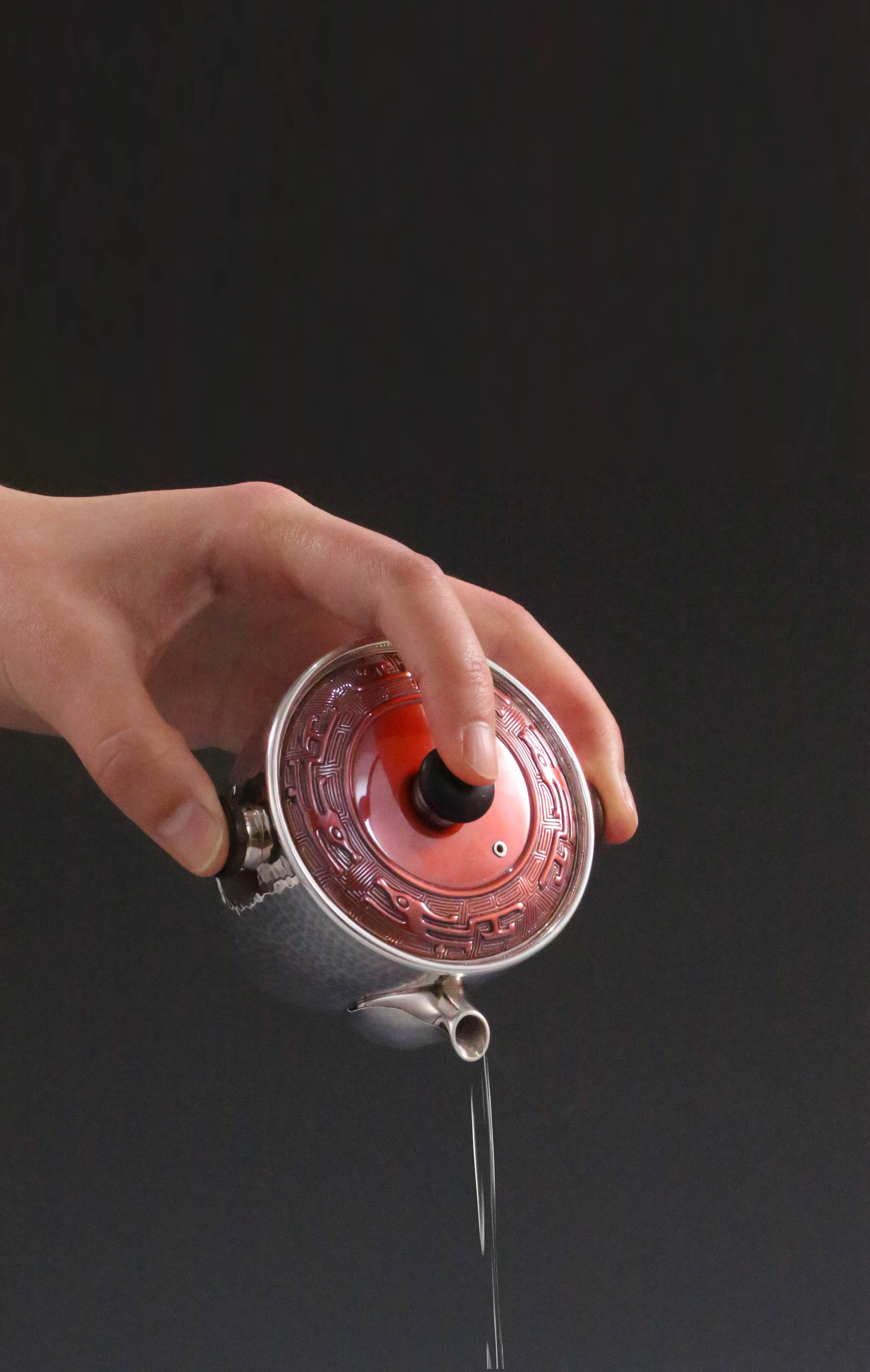 朱盖白纯银泡壶