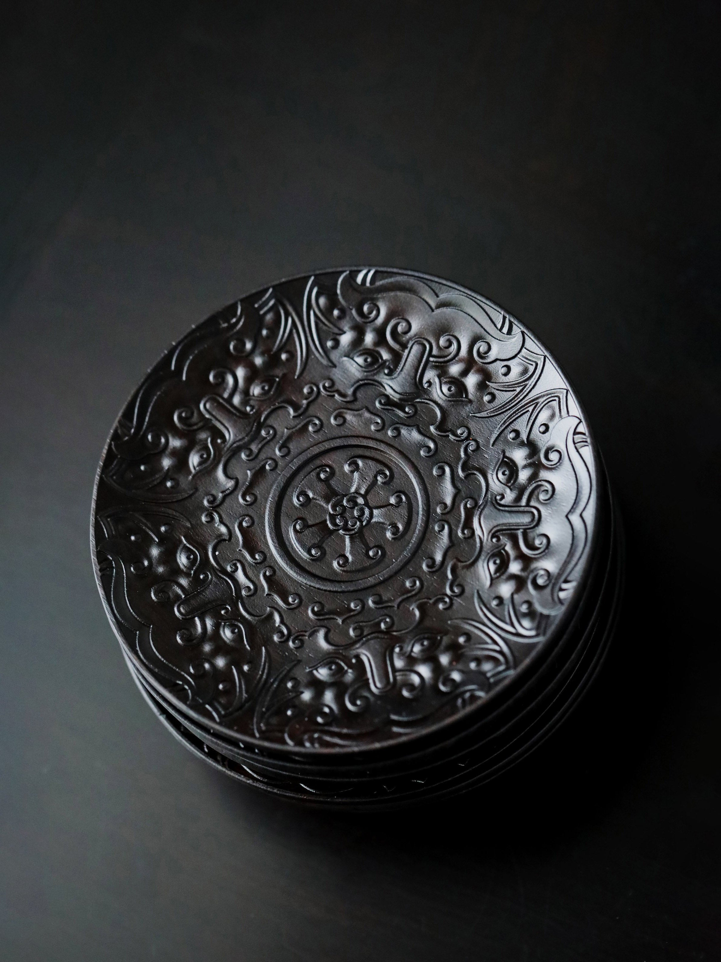 紫光檀雕刻茶托三套(18只)